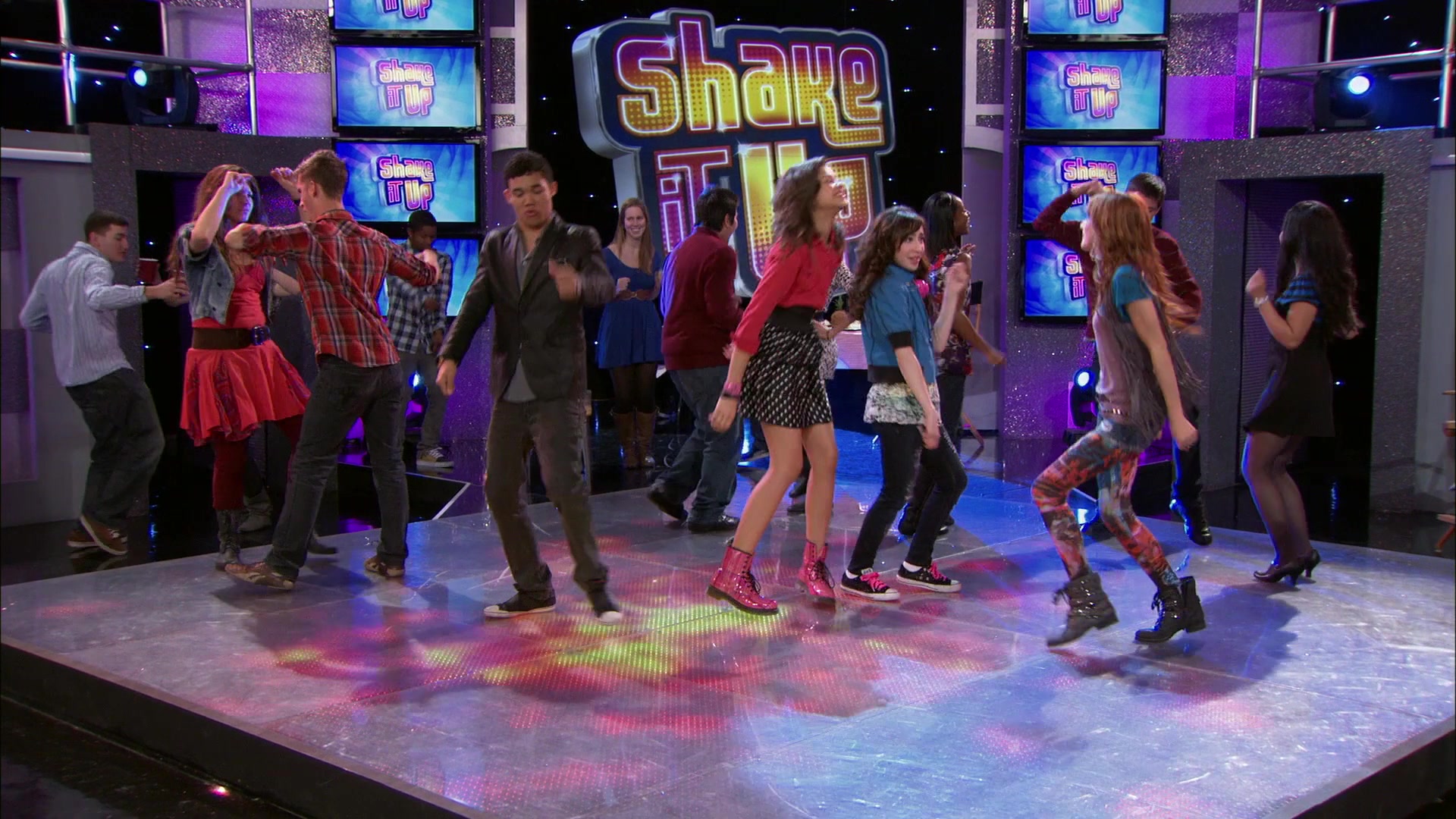 Shake_It_Up_S01E19_1080p_002704.jpg