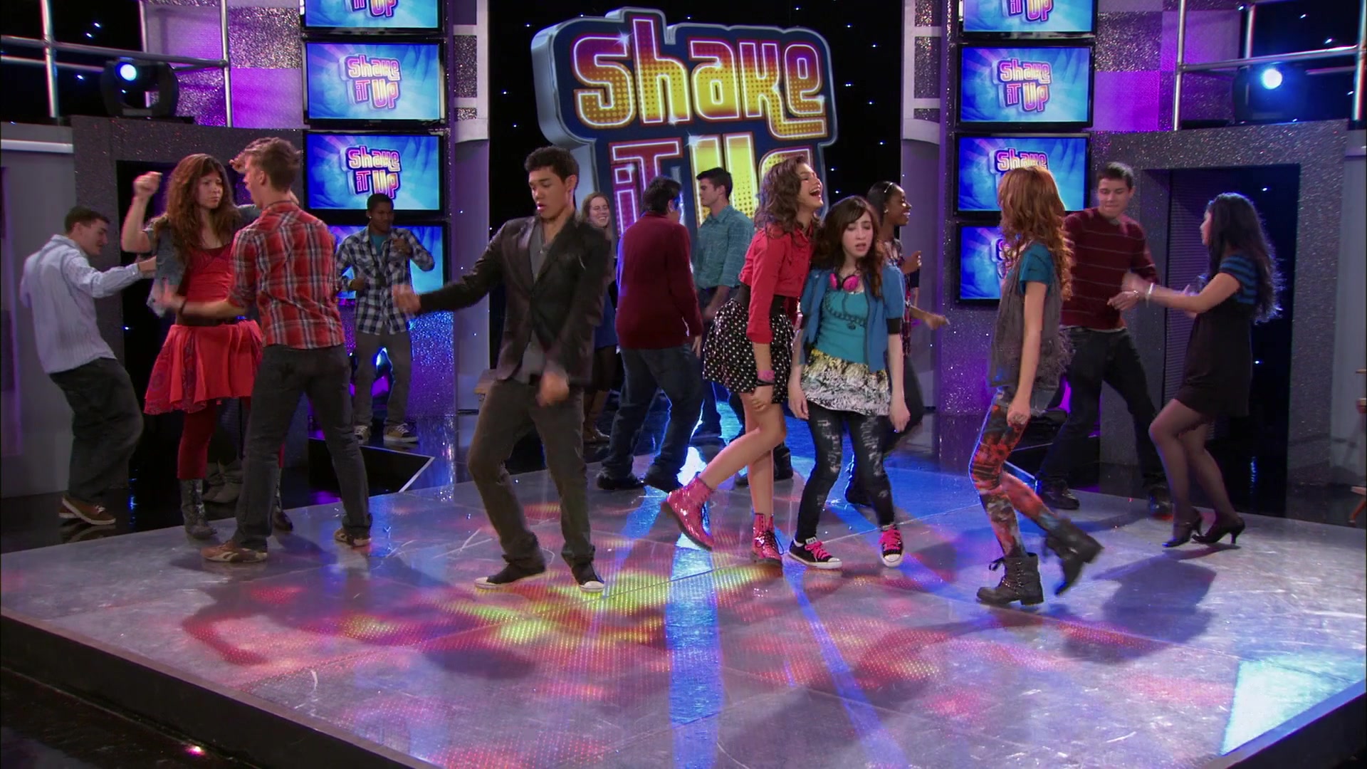 Shake_It_Up_S01E19_1080p_002705.jpg