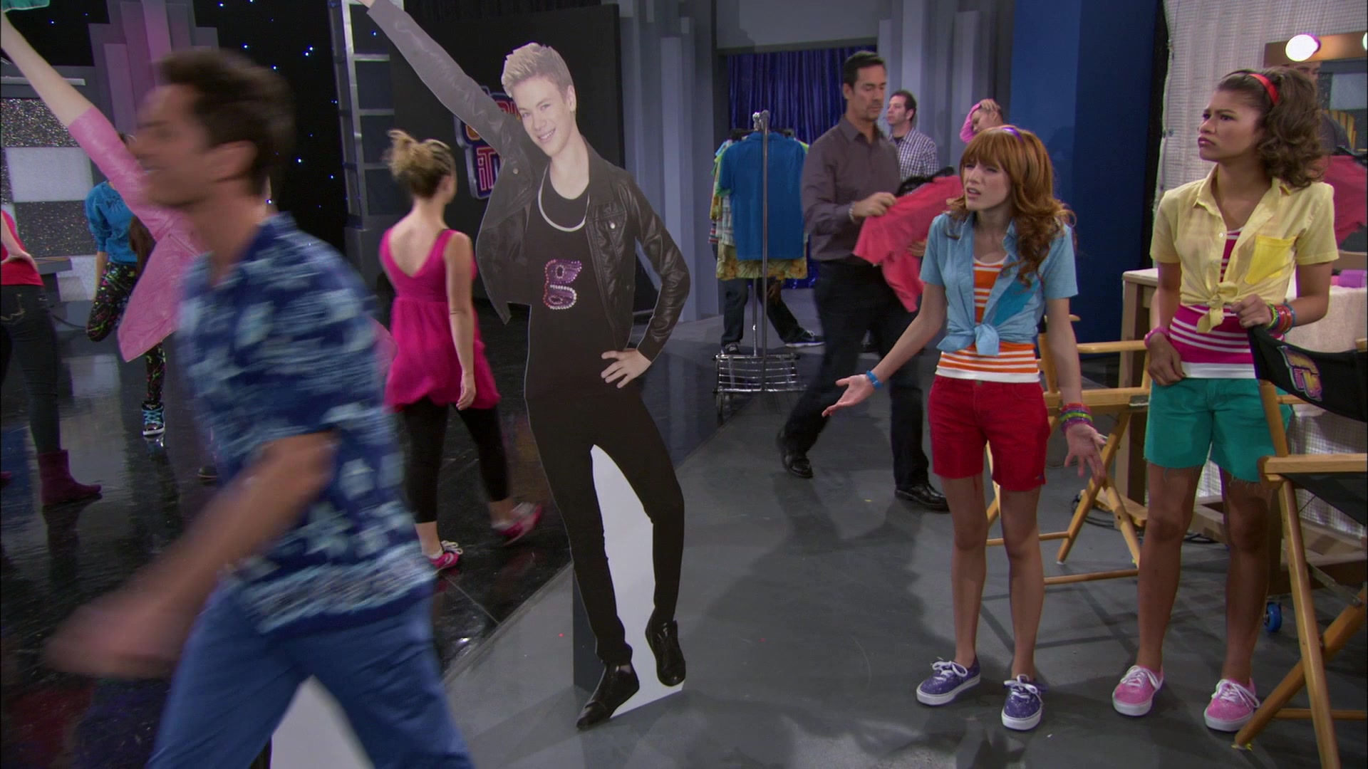 Shake_It_Up_S01E20_1080p_BTD_000125.jpg