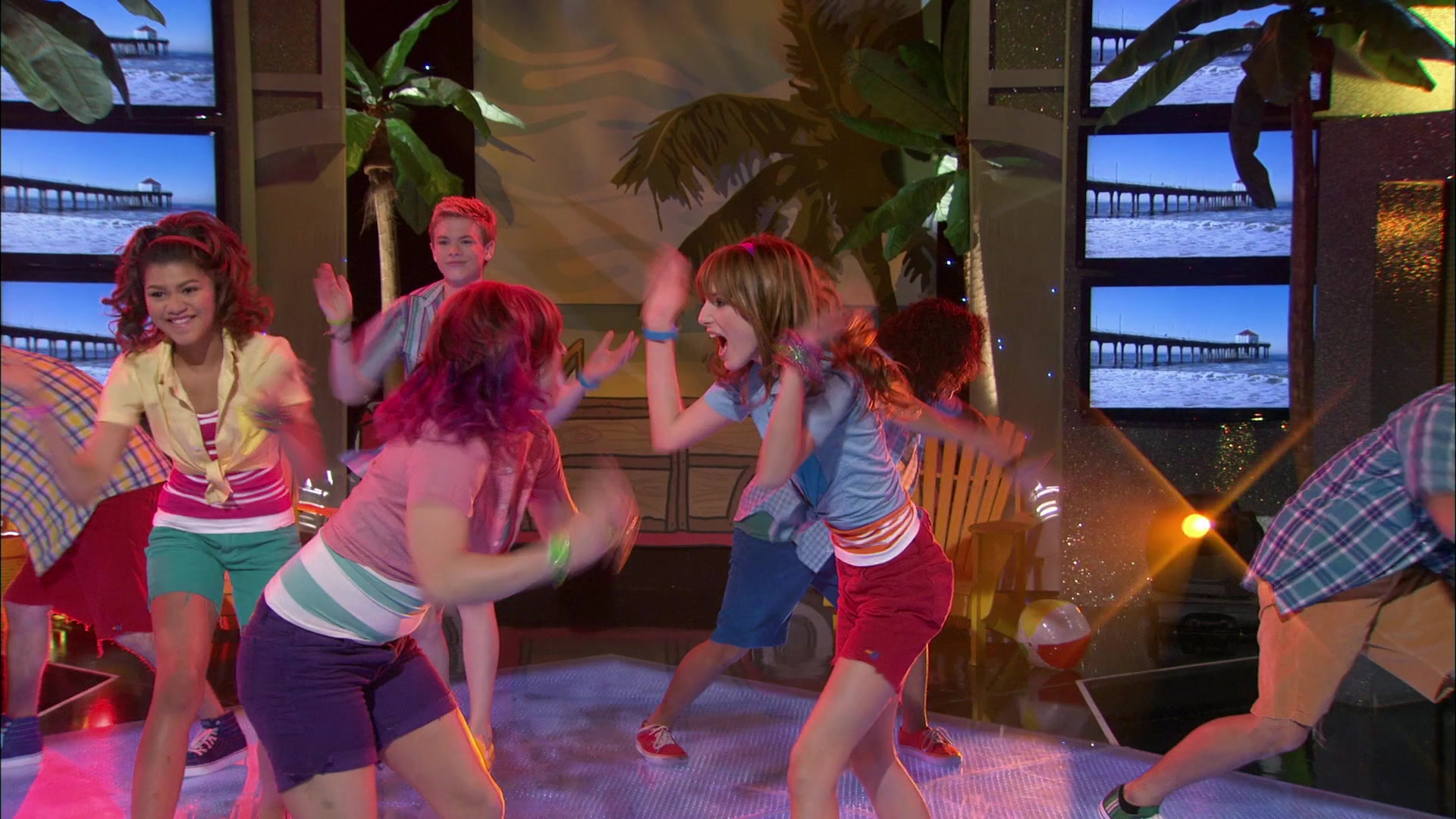 Shake_It_Up_S01E20_1080p_BTD_000222.jpg