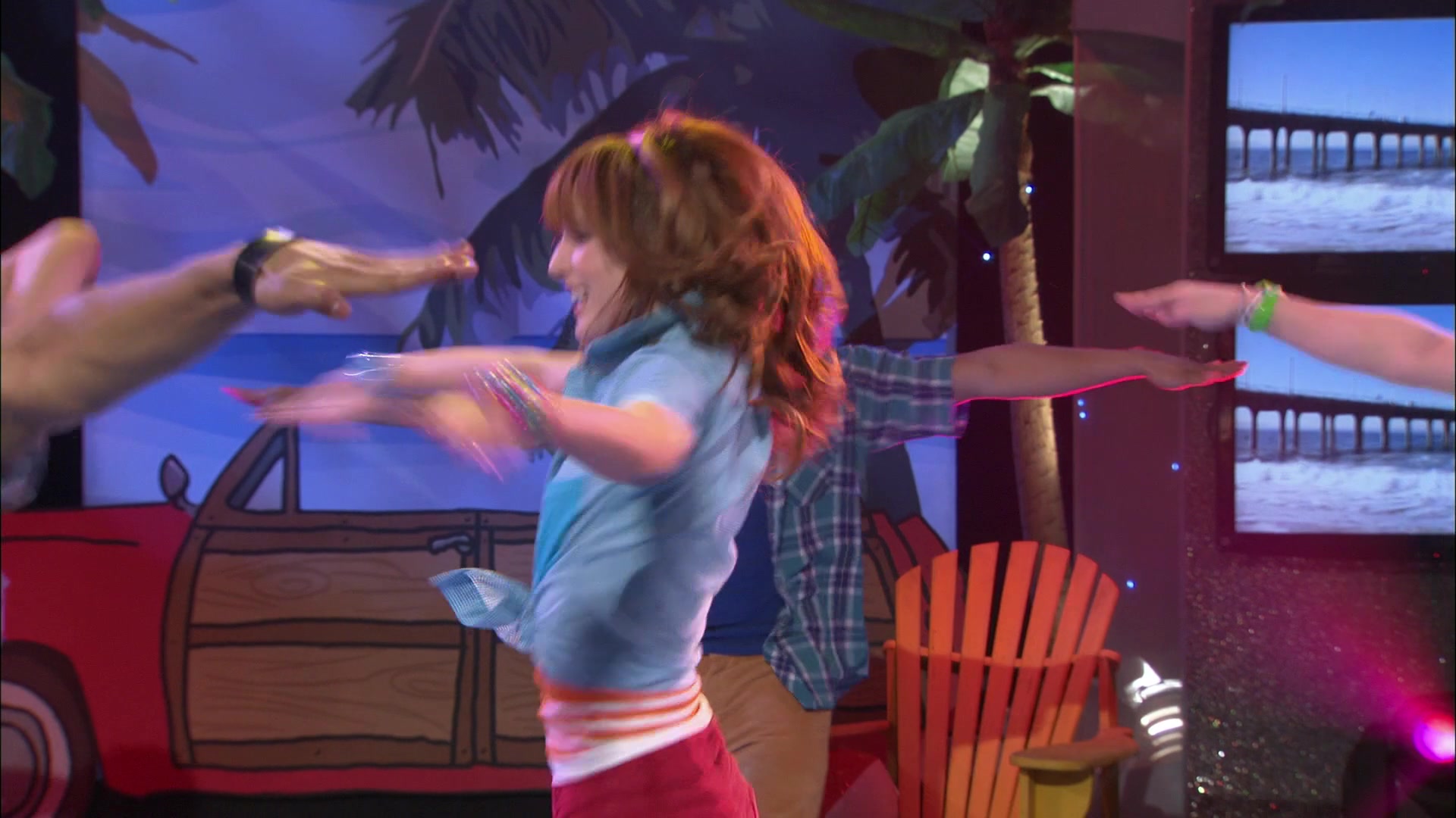 Shake_It_Up_S01E20_1080p_BTD_000236.jpg