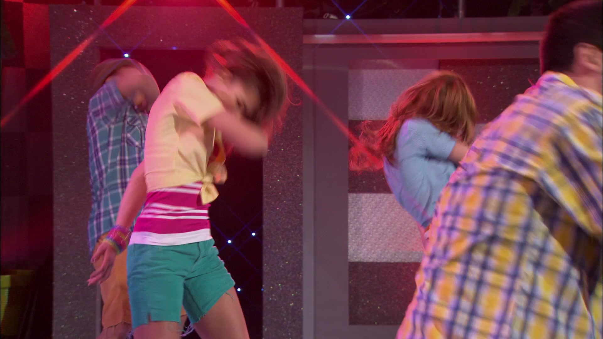 Shake_It_Up_S01E20_1080p_BTD_000290.jpg