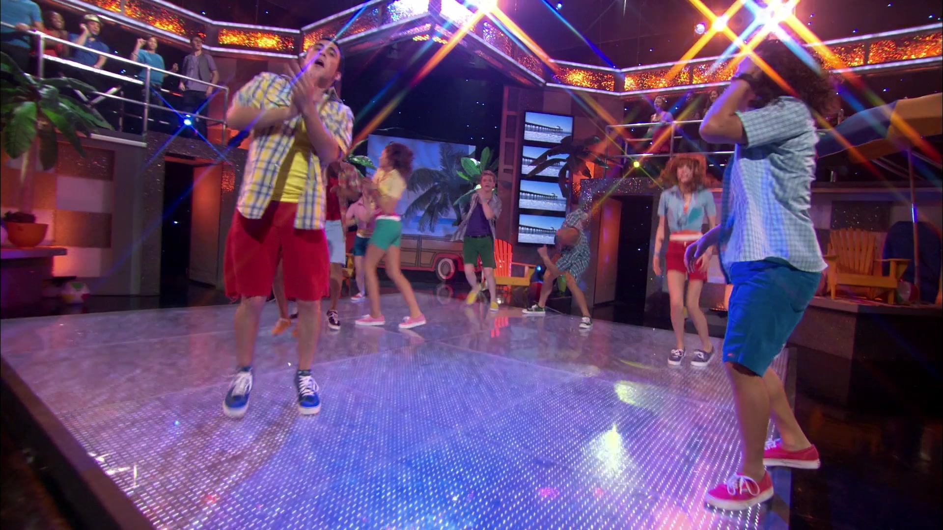Shake_It_Up_S01E20_1080p_BTD_000331.jpg