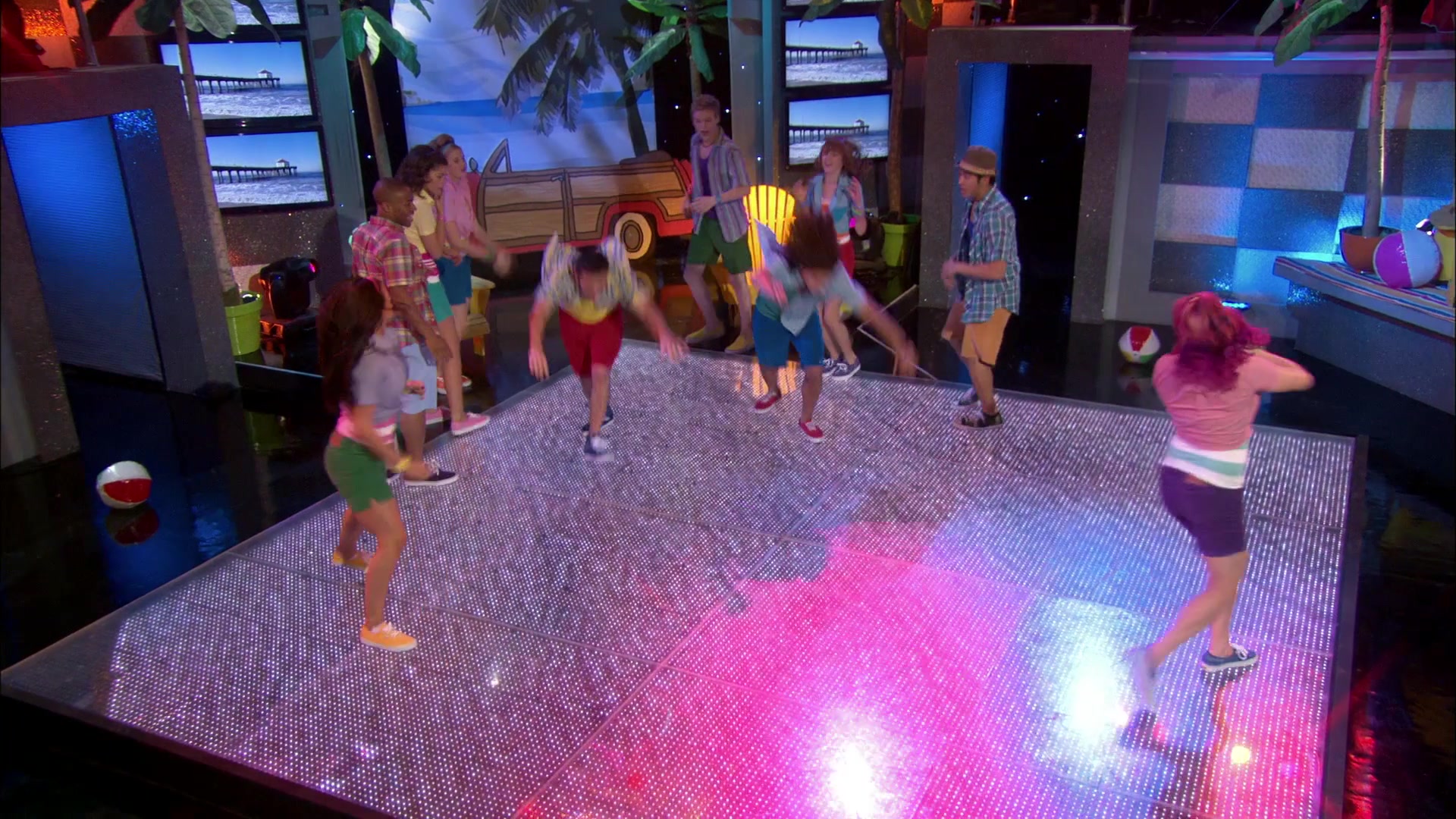 Shake_It_Up_S01E20_1080p_BTD_000359.jpg Shake_It_Up_S01E20_1080p_BTD_000359.jpg