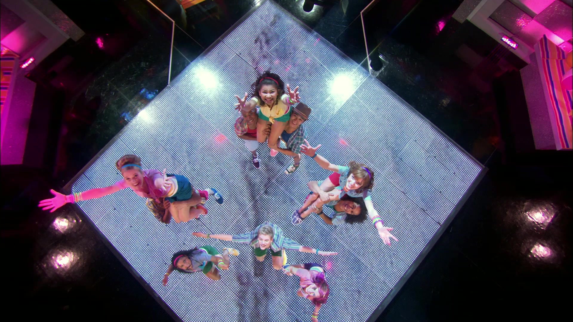 Shake_It_Up_S01E20_1080p_BTD_000403.jpg