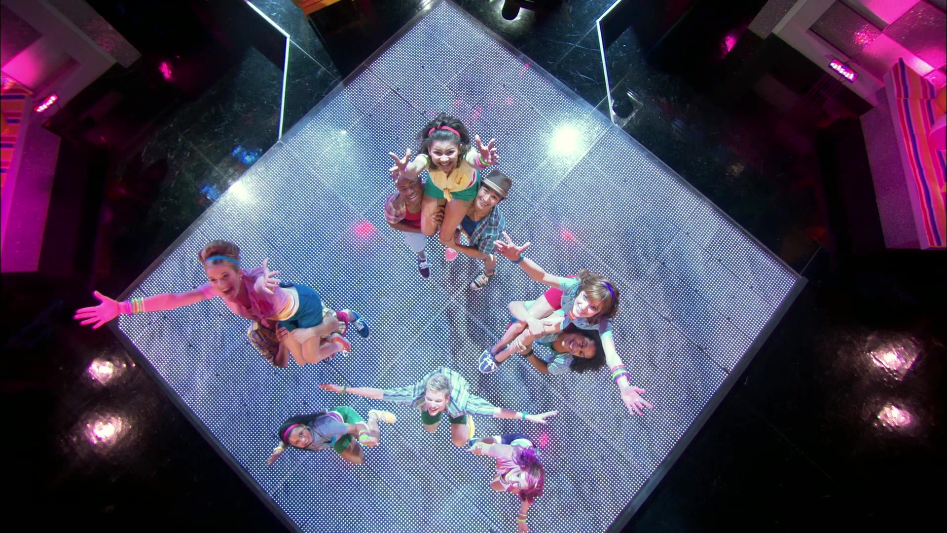 Shake_It_Up_S01E20_1080p_BTD_000405.jpg