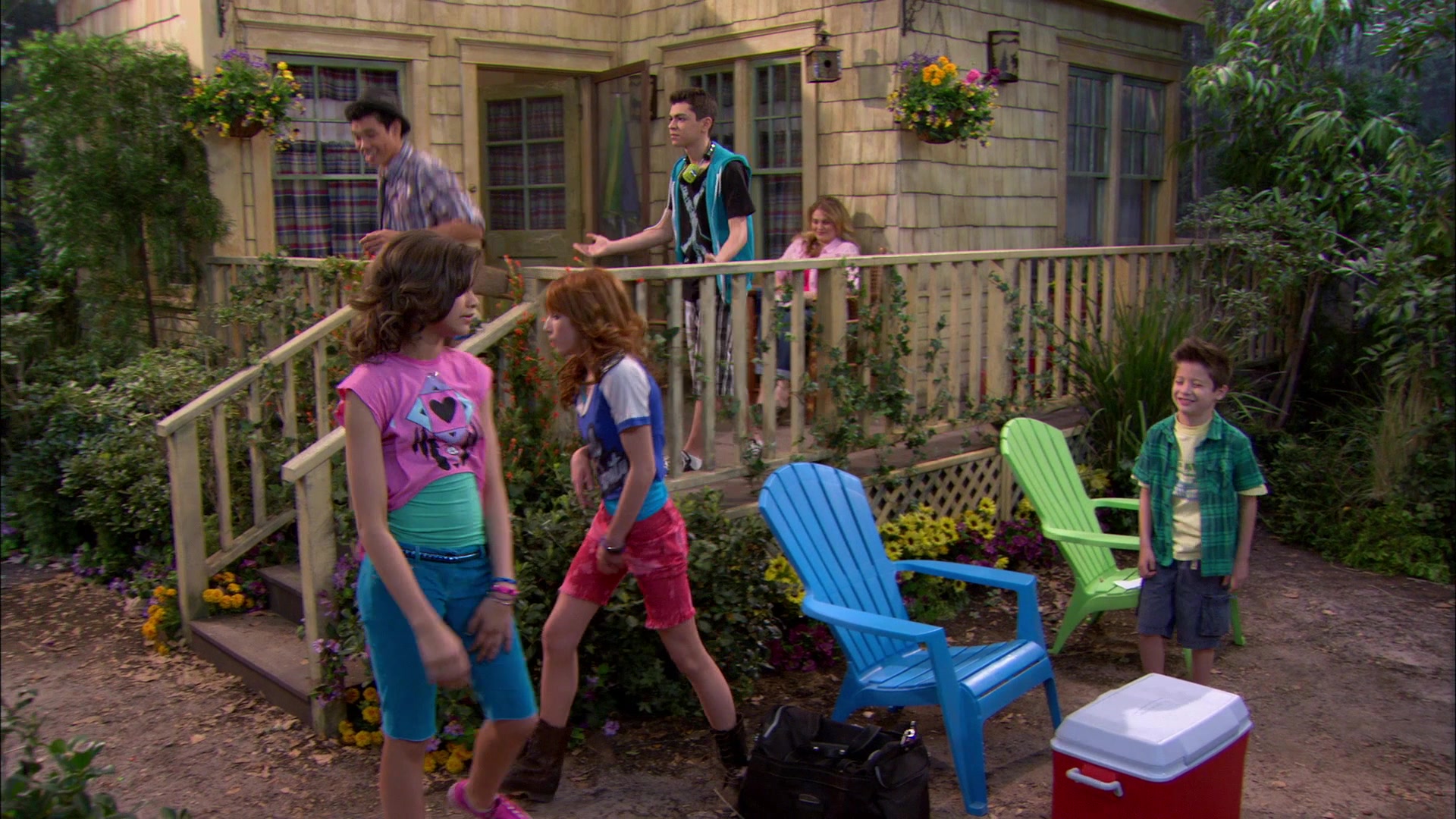 Shake_It_Up_S01E20_1080p_BTD_000938.jpg