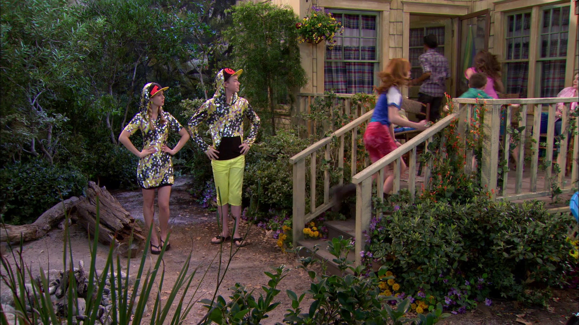 Shake_It_Up_S01E20_1080p_BTD_000981.jpg