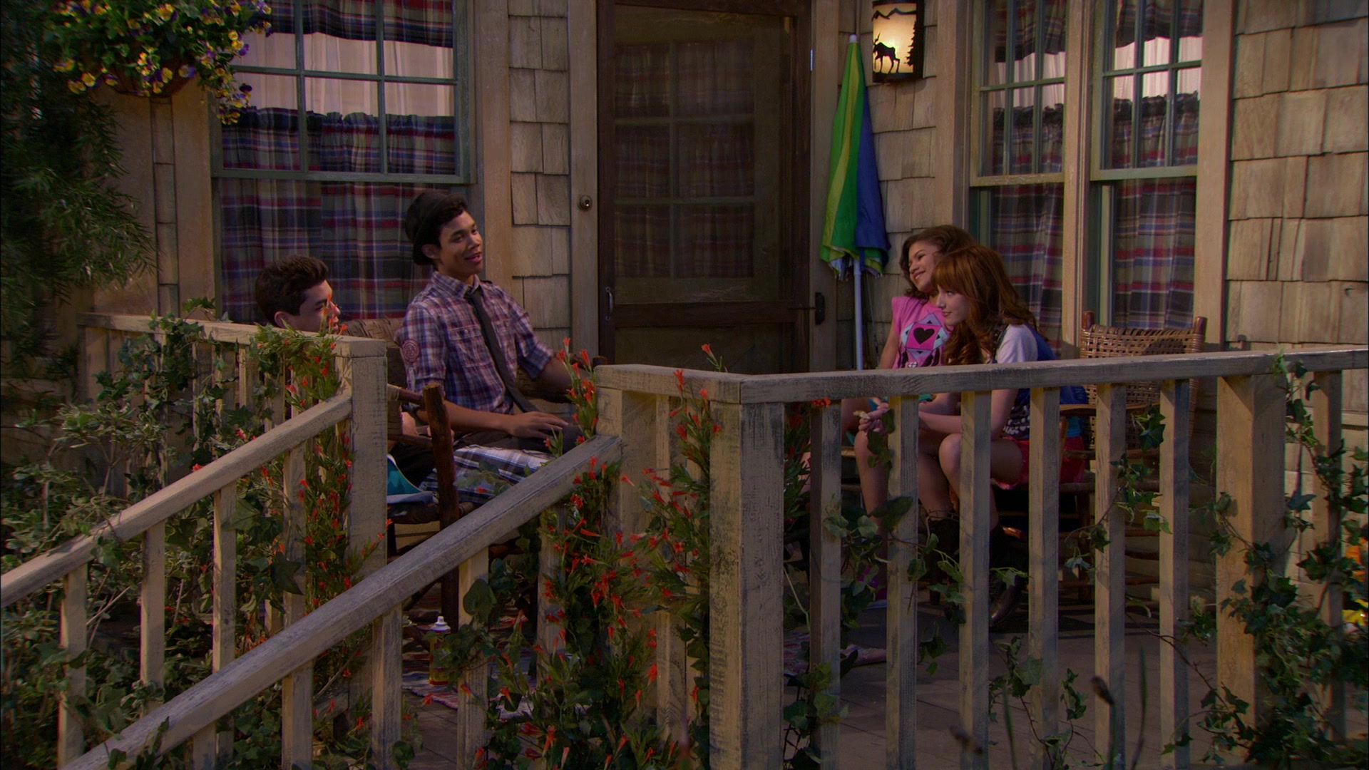 Shake_It_Up_S01E20_1080p_BTD_001014.jpg