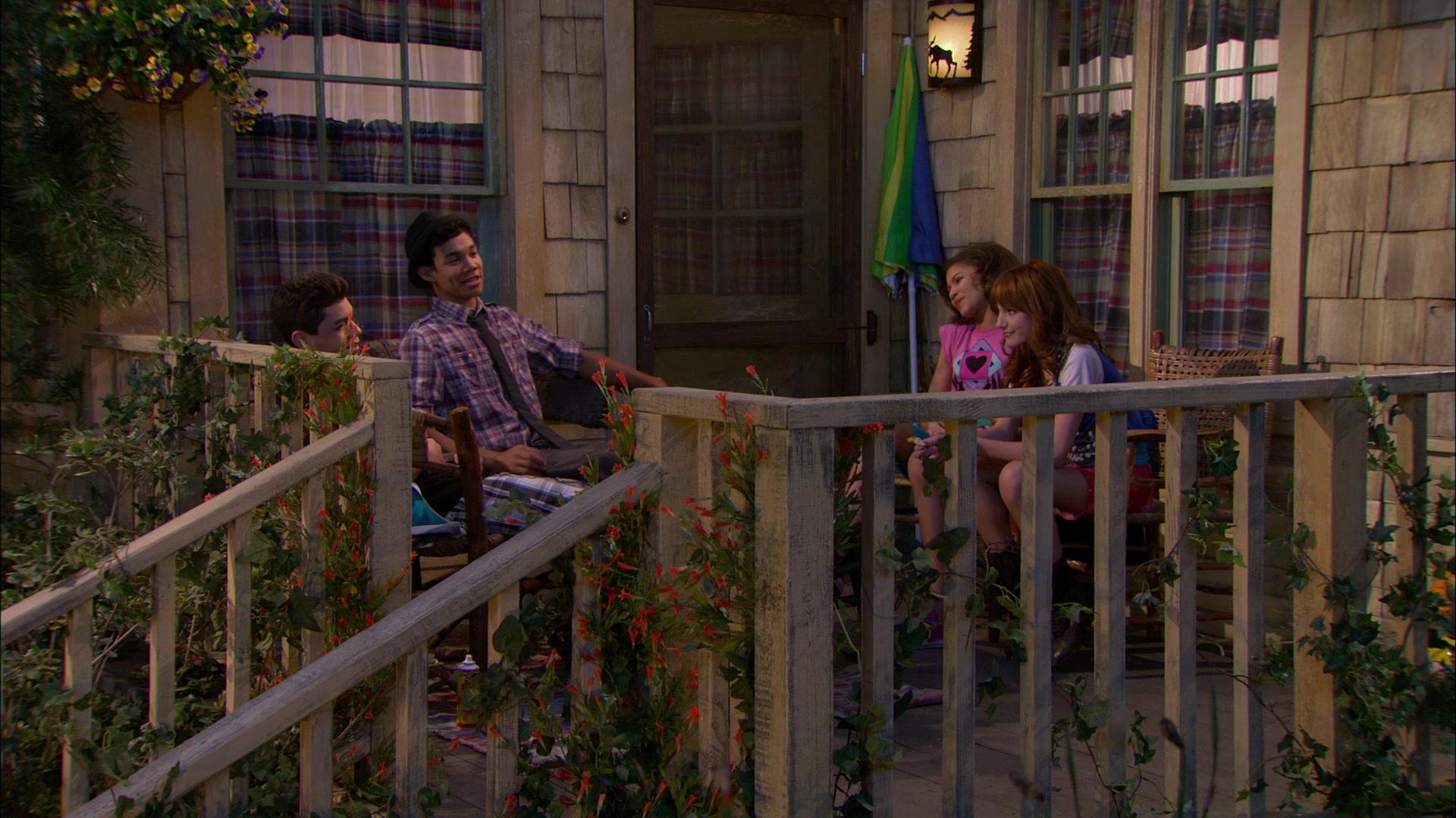 Shake_It_Up_S01E20_1080p_BTD_001015.jpg