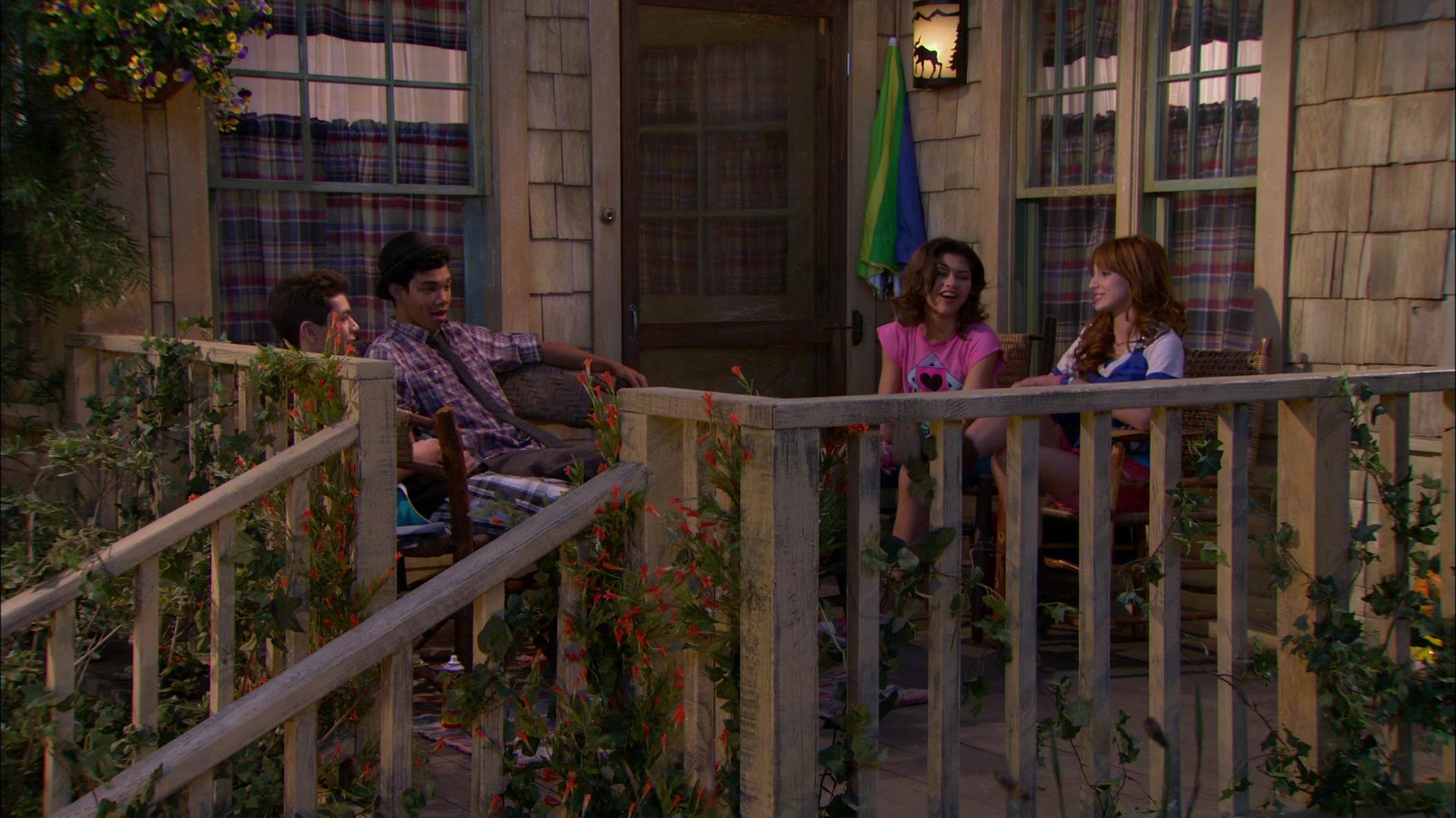 Shake_It_Up_S01E20_1080p_BTD_001064.jpg Shake_It_Up_S01E20_1080p_BTD_001064.jpg