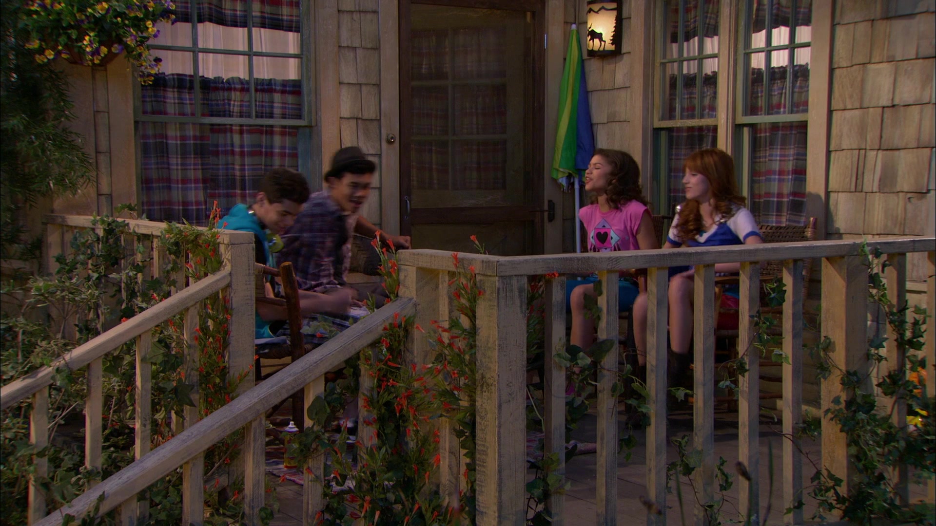 Shake_It_Up_S01E20_1080p_BTD_001065.jpg Shake_It_Up_S01E20_1080p_BTD_001065.jpg