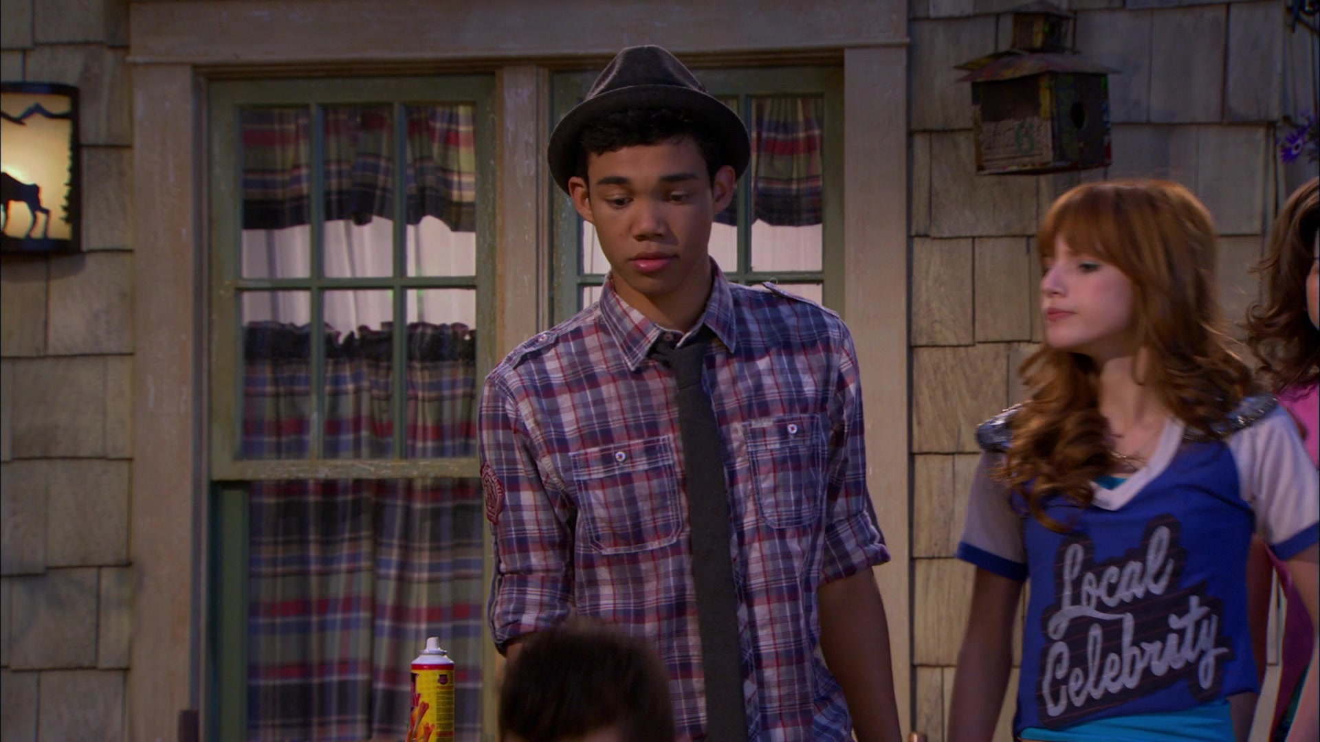 Shake_It_Up_S01E20_1080p_BTD_001079.jpg