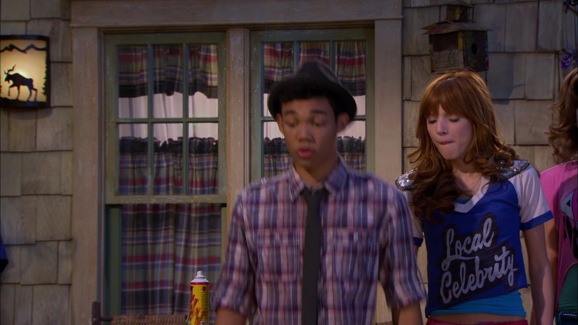 Shake_It_Up_S01E20_1080p_BTD_001080.jpg