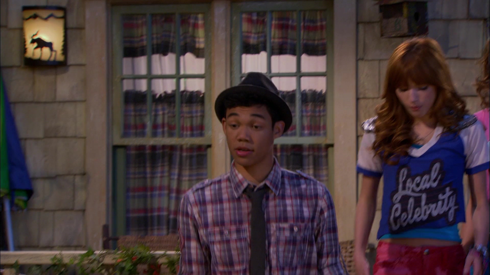 Shake_It_Up_S01E20_1080p_BTD_001081.jpg