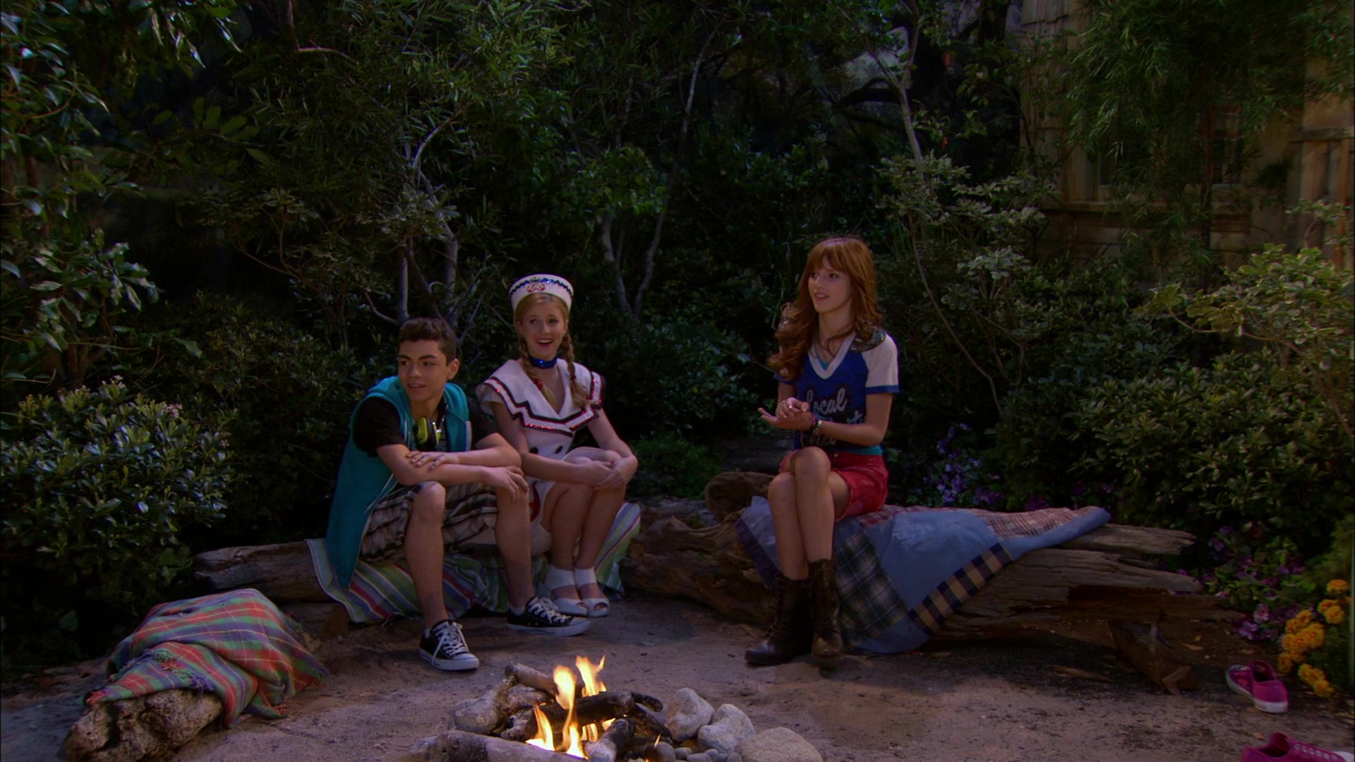 Shake_It_Up_S01E20_1080p_BTD_001373.jpg