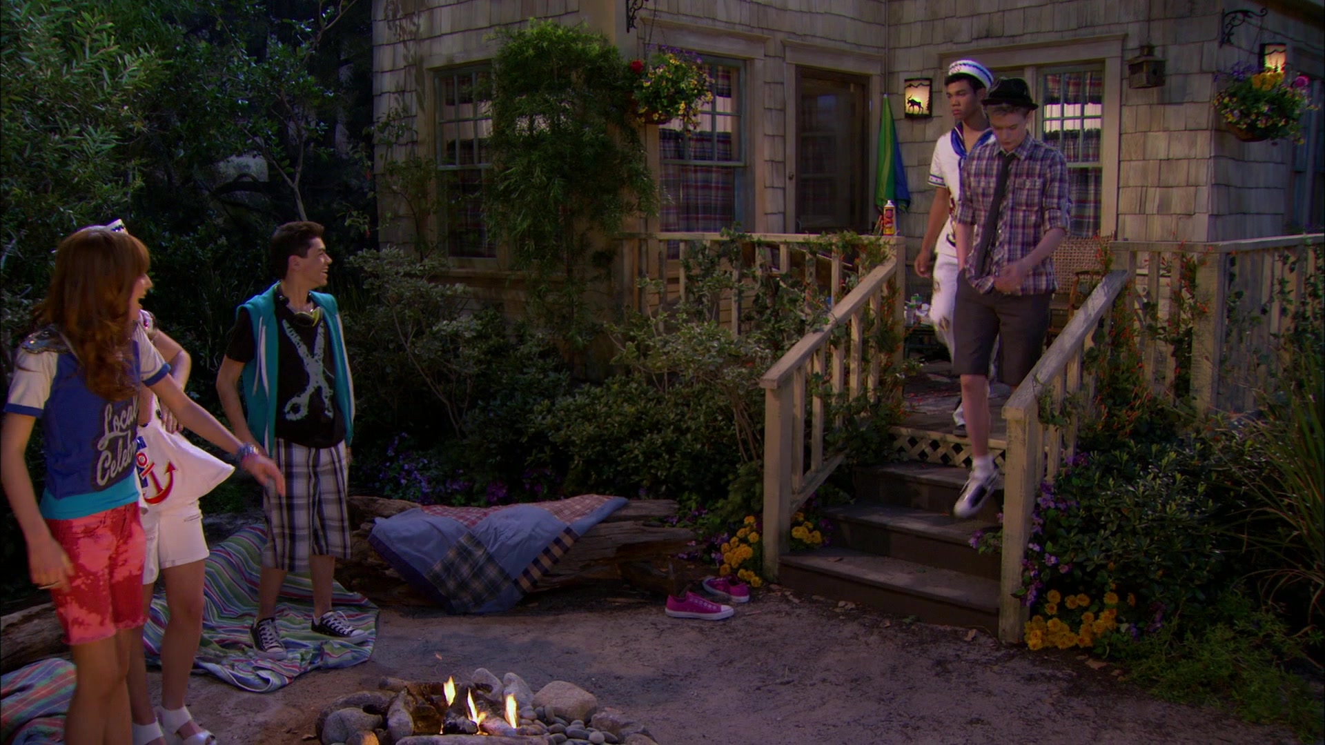 Shake_It_Up_S01E20_1080p_BTD_001410.jpg