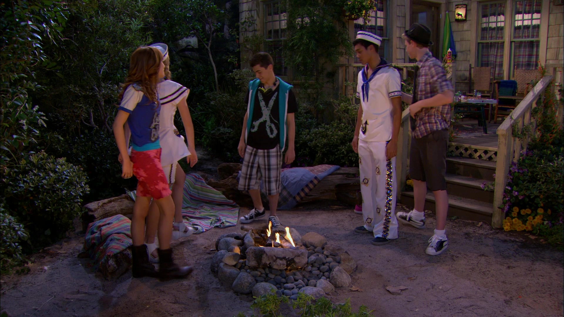Shake_It_Up_S01E20_1080p_BTD_001464.jpg Shake_It_Up_S01E20_1080p_BTD_001464.jpg