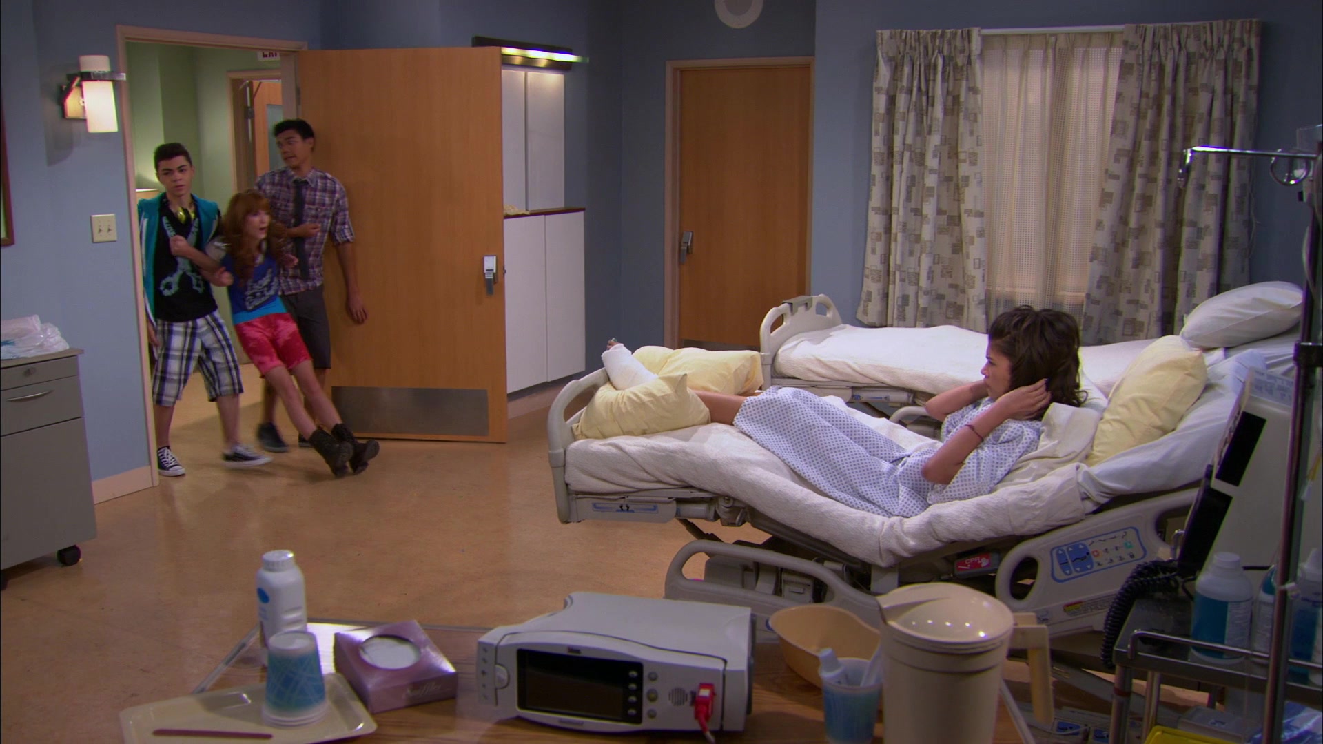 Shake_It_Up_S01E20_1080p_BTD_001671.jpg