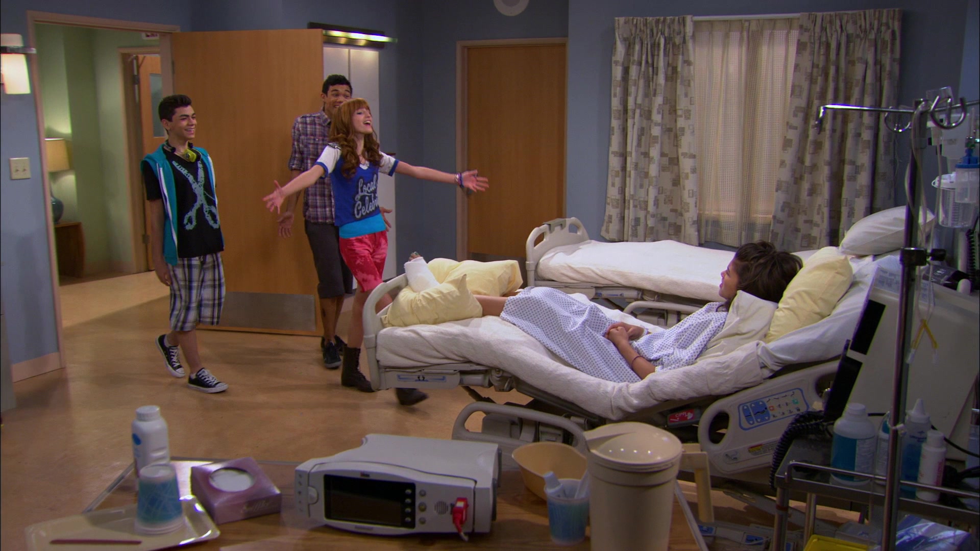 Shake_It_Up_S01E20_1080p_BTD_001703.jpg