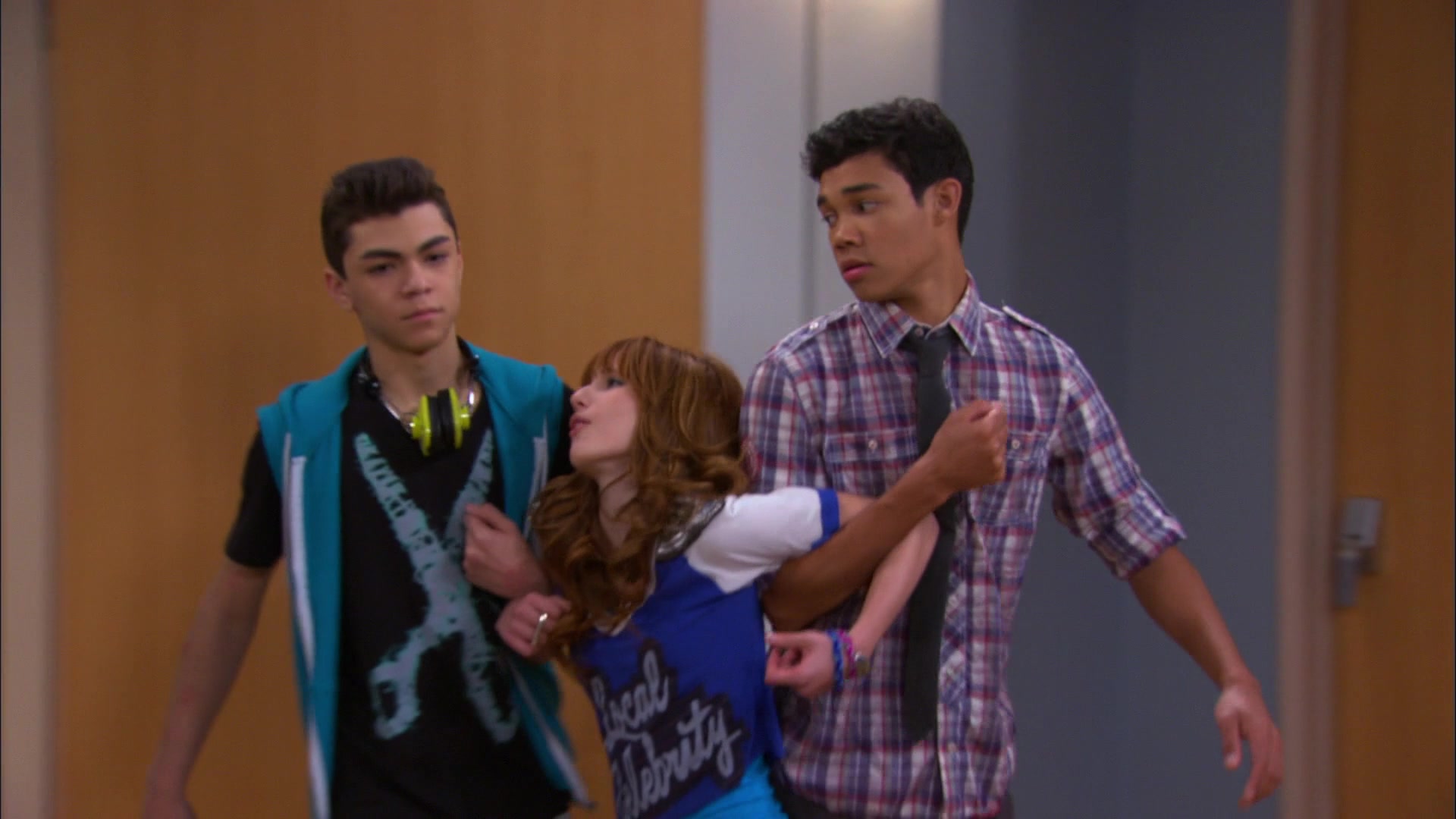 Shake_It_Up_S01E20_1080p_BTD_001891.jpg