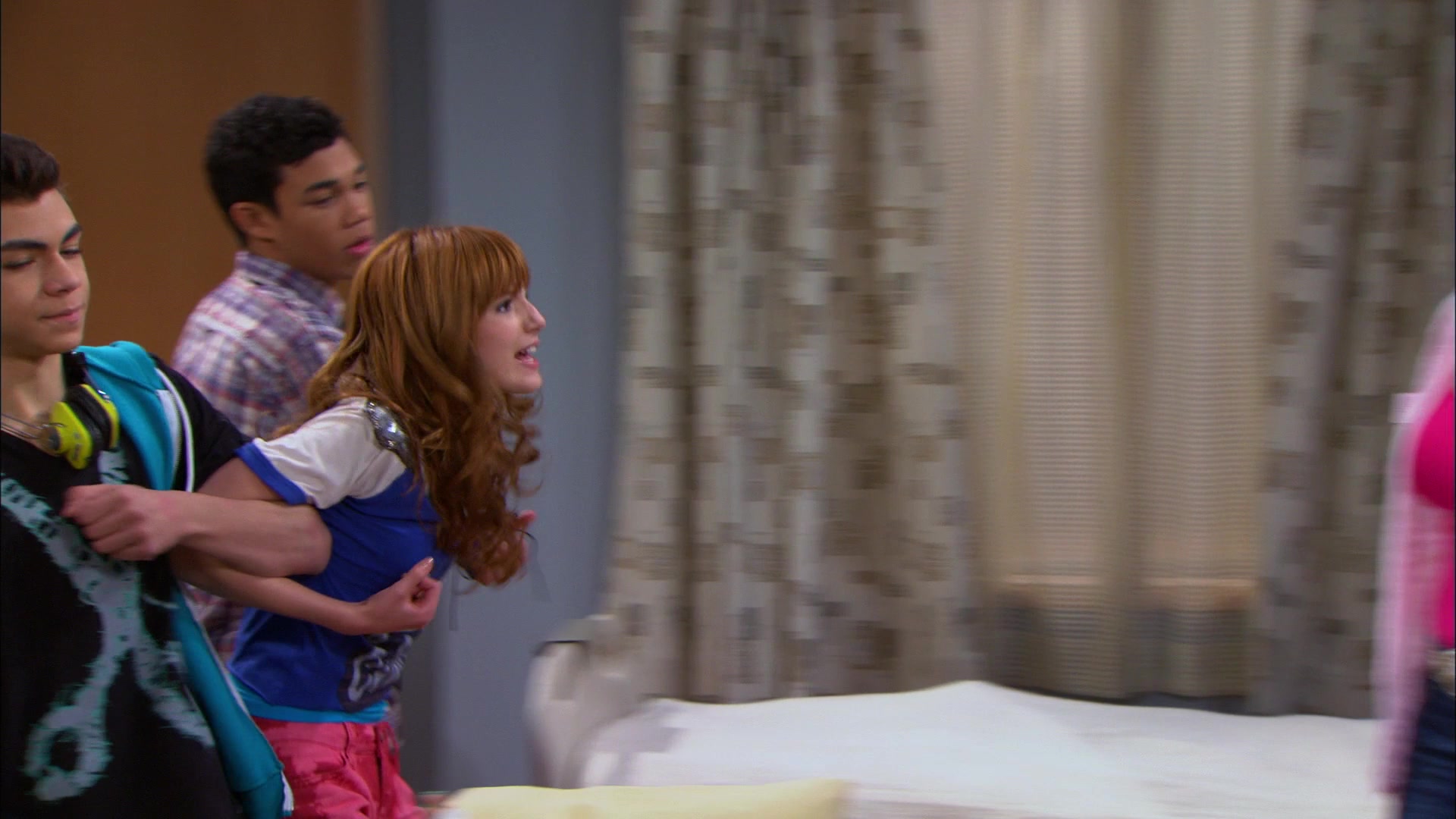 Shake_It_Up_S01E20_1080p_BTD_002030.jpg