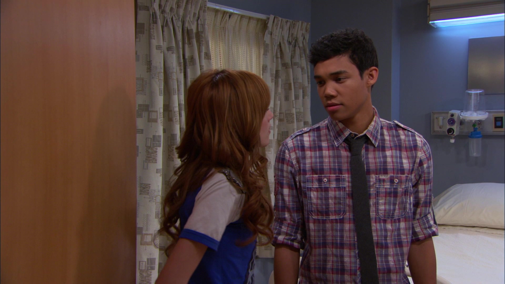 Shake_It_Up_S01E20_1080p_BTD_002622.jpg