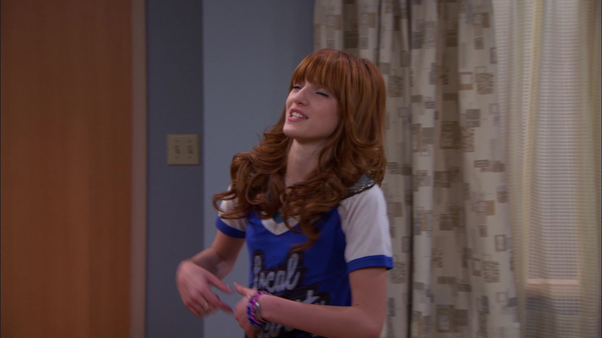 Shake_It_Up_S01E20_1080p_BTD_002693.jpg