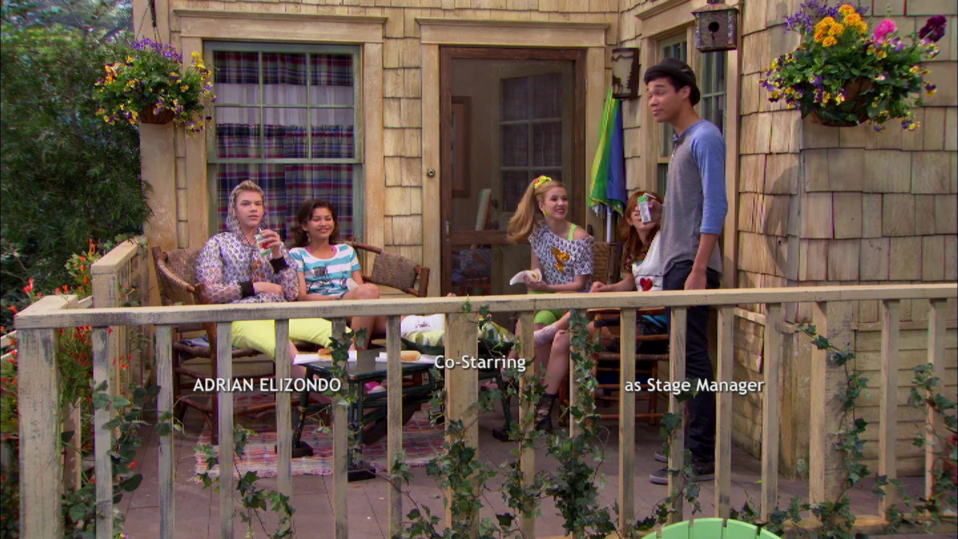 Shake_It_Up_S01E20_1080p_BTD_003081.jpg Shake_It_Up_S01E20_1080p_BTD_003081.jpg
