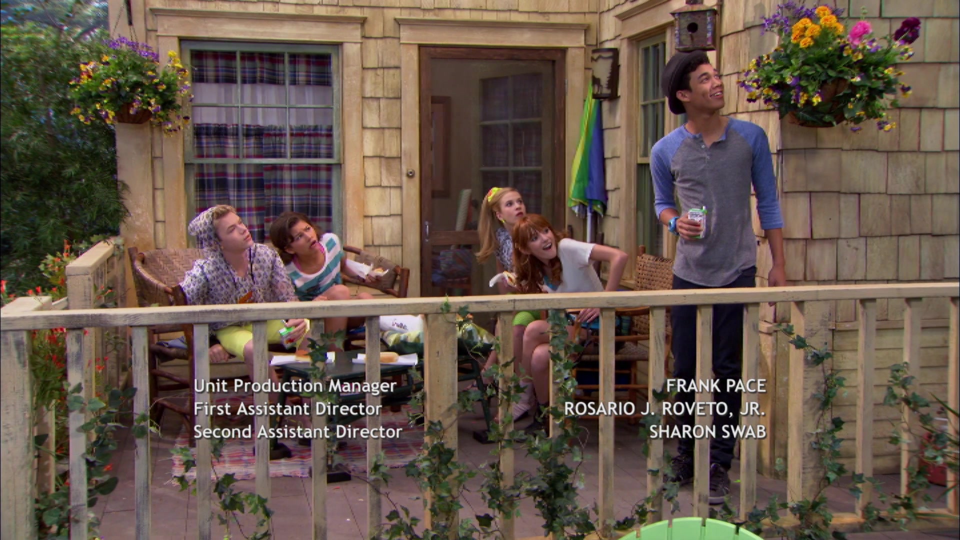 Shake_It_Up_S01E20_1080p_BTD_003088.jpg Shake_It_Up_S01E20_1080p_BTD_003088.jpg