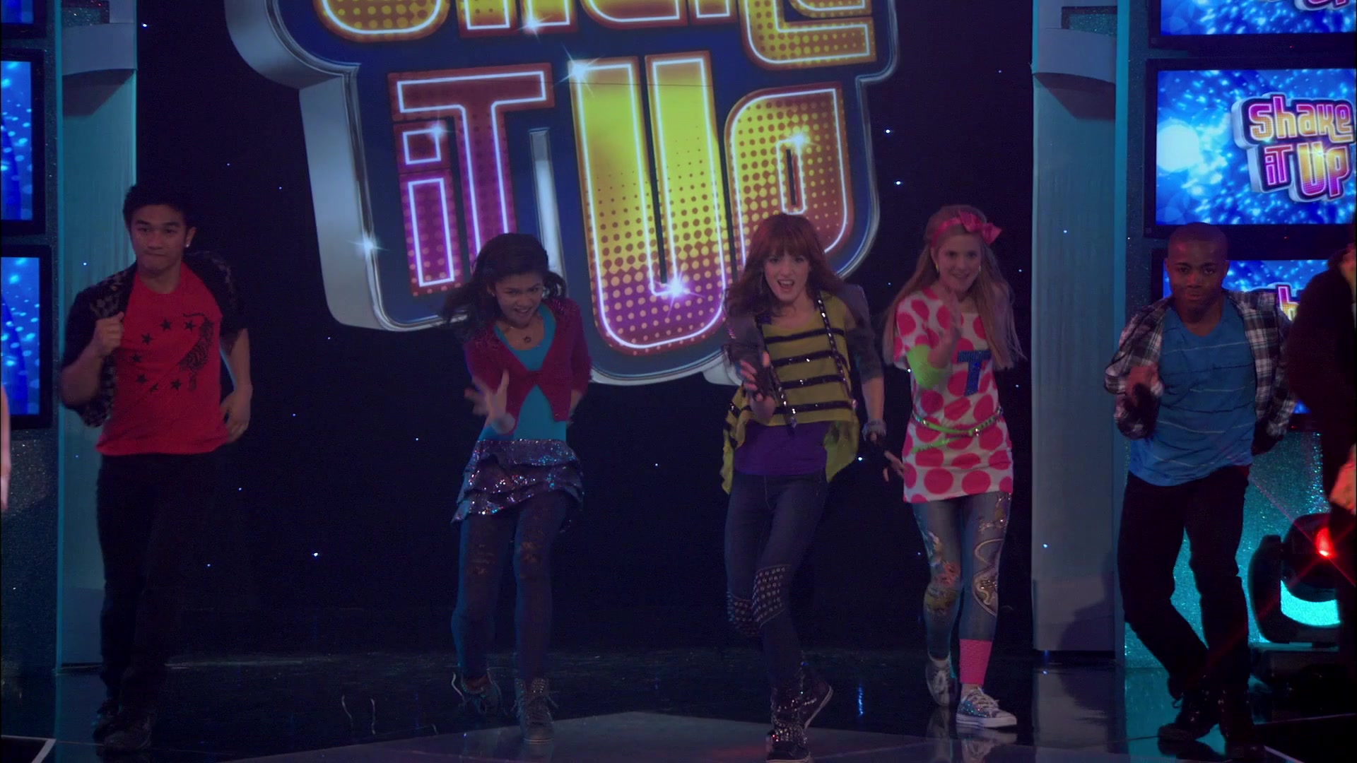 Shake_It_Up_S01E21_1080p_BTD_000163.jpg