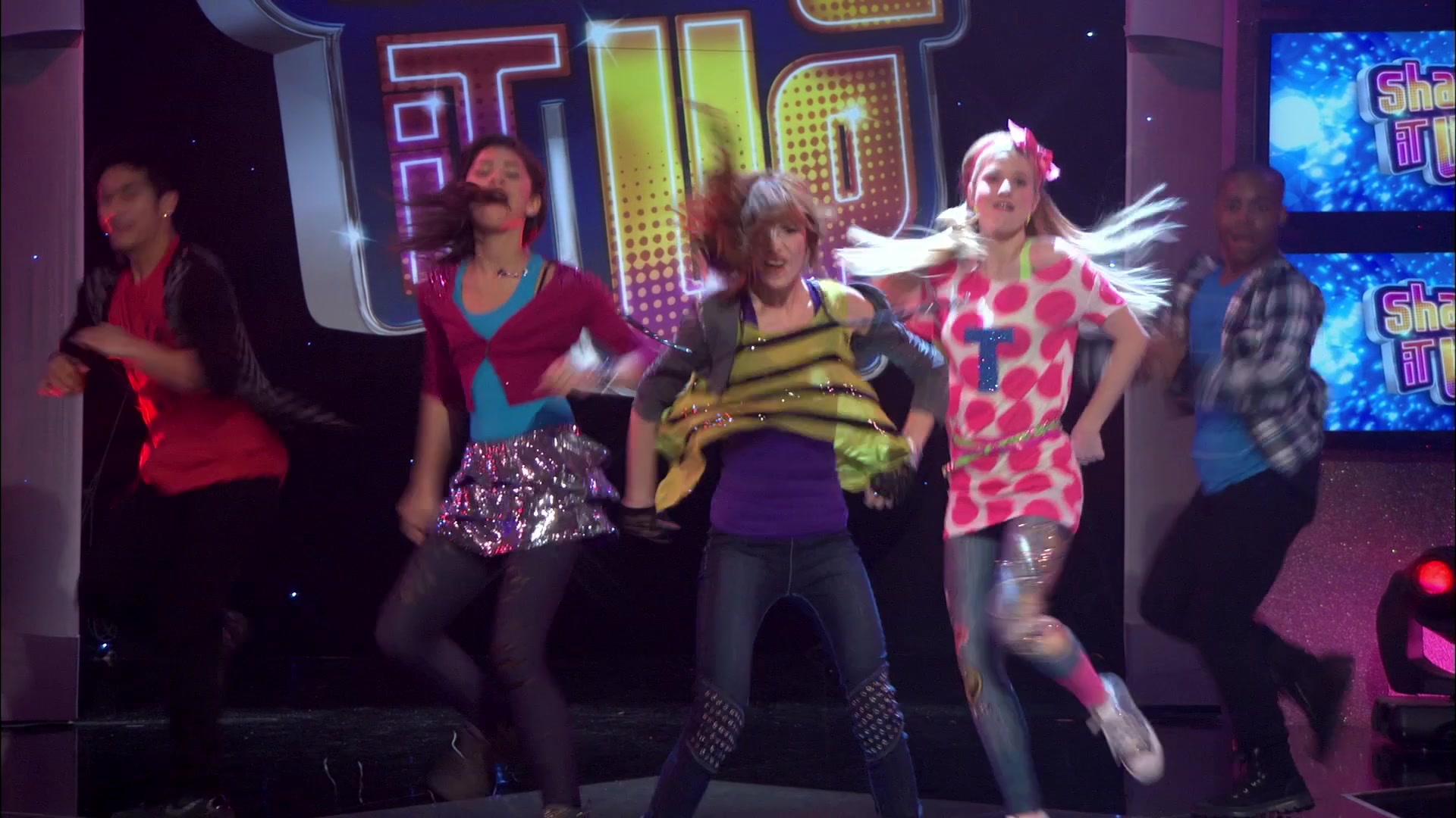 Shake_It_Up_S01E21_1080p_BTD_000169.jpg