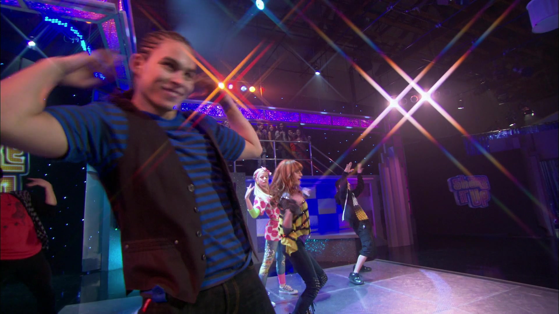 Shake_It_Up_S01E21_1080p_BTD_000193.jpg Shake_It_Up_S01E21_1080p_BTD_000193.jpg