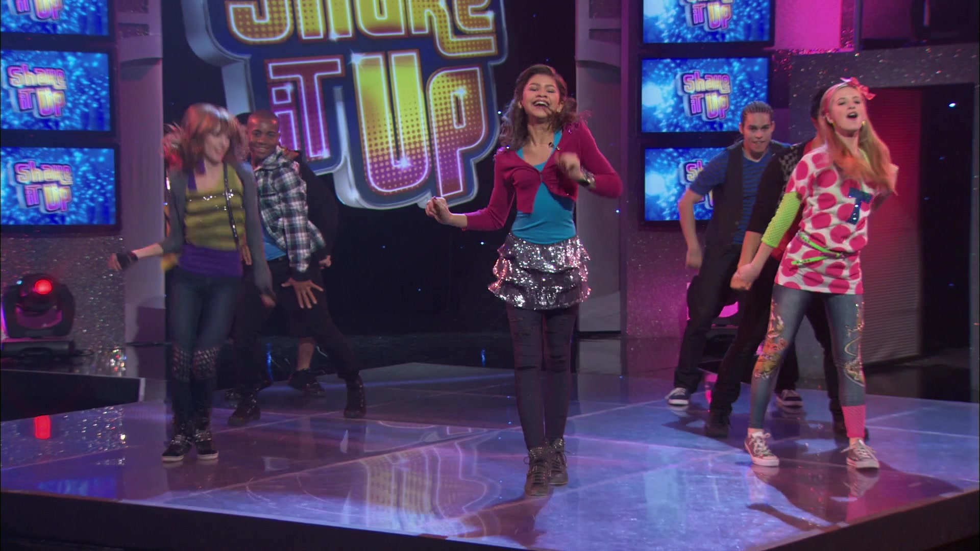 Shake_It_Up_S01E21_1080p_BTD_000224.jpg Shake_It_Up_S01E21_1080p_BTD_000224.jpg