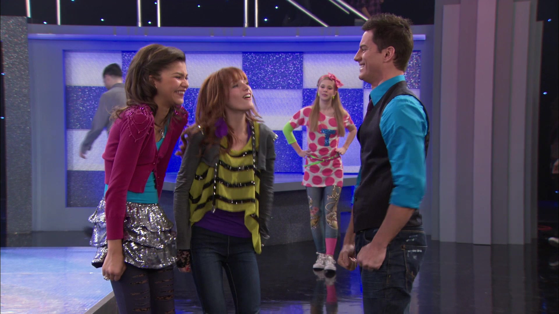 Shake_It_Up_S01E21_1080p_BTD_000280.jpg