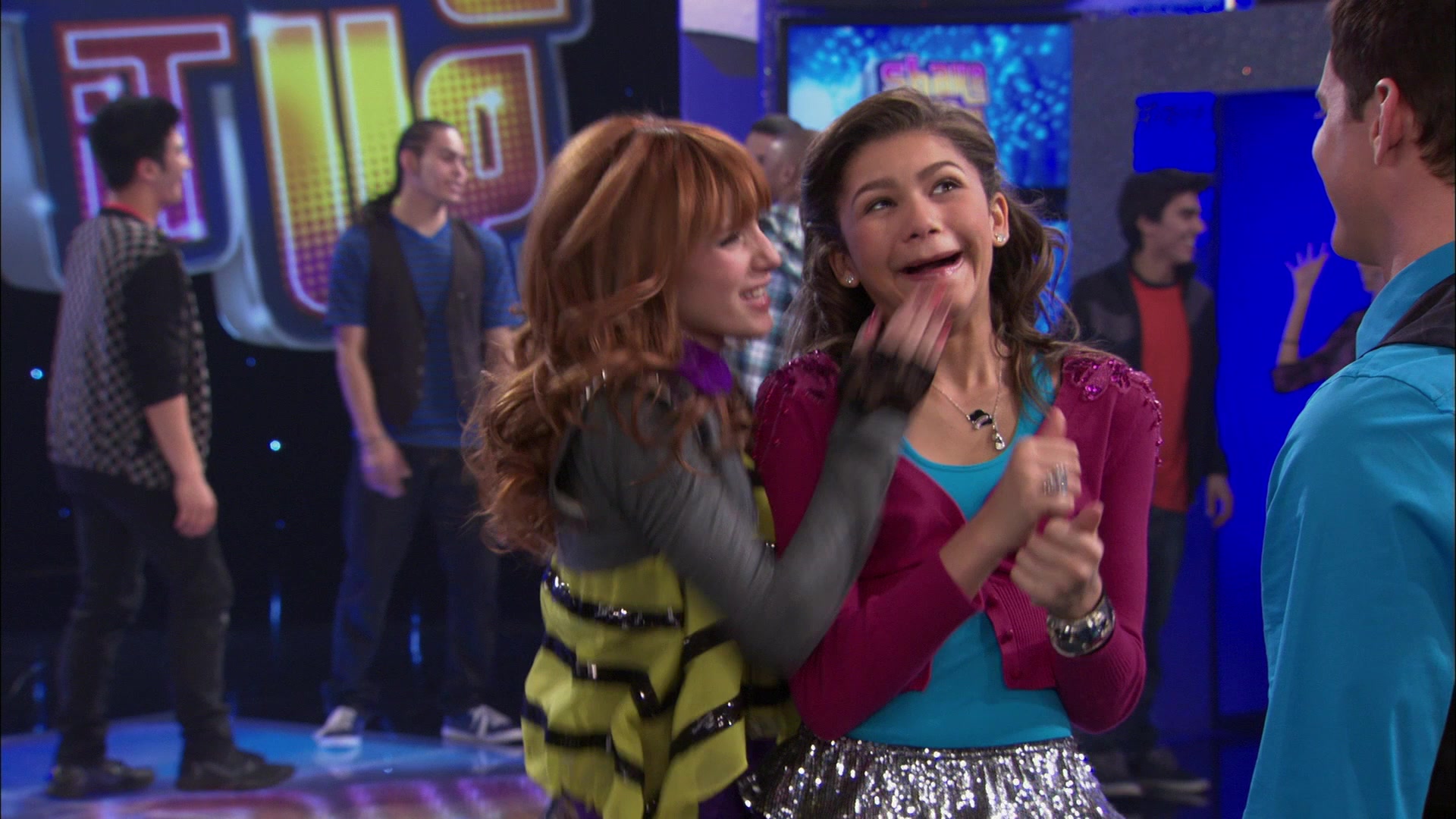 Shake_It_Up_S01E21_1080p_BTD_000313.jpg Shake_It_Up_S01E21_1080p_BTD_000313.jpg