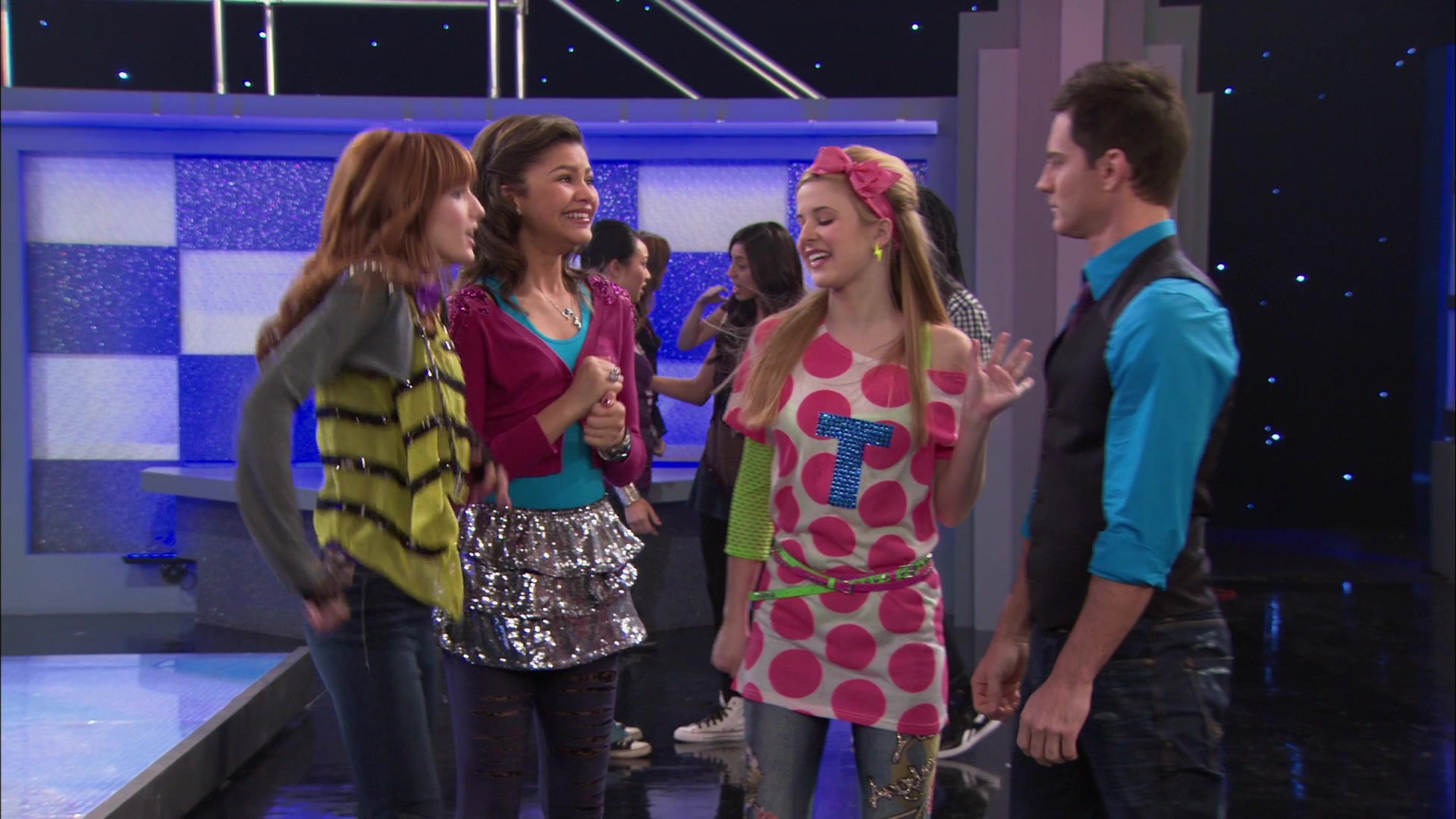 Shake_It_Up_S01E21_1080p_BTD_000318.jpg