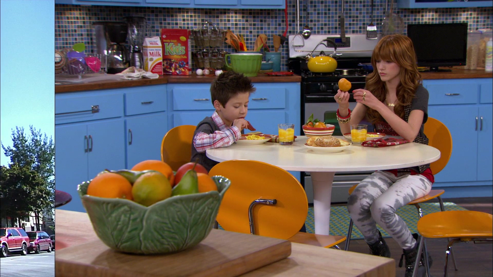 Shake_It_Up_S01E21_1080p_BTD_000509.jpg