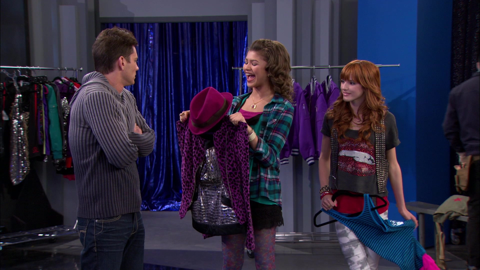 Shake_It_Up_S01E21_1080p_BTD_000749.jpg