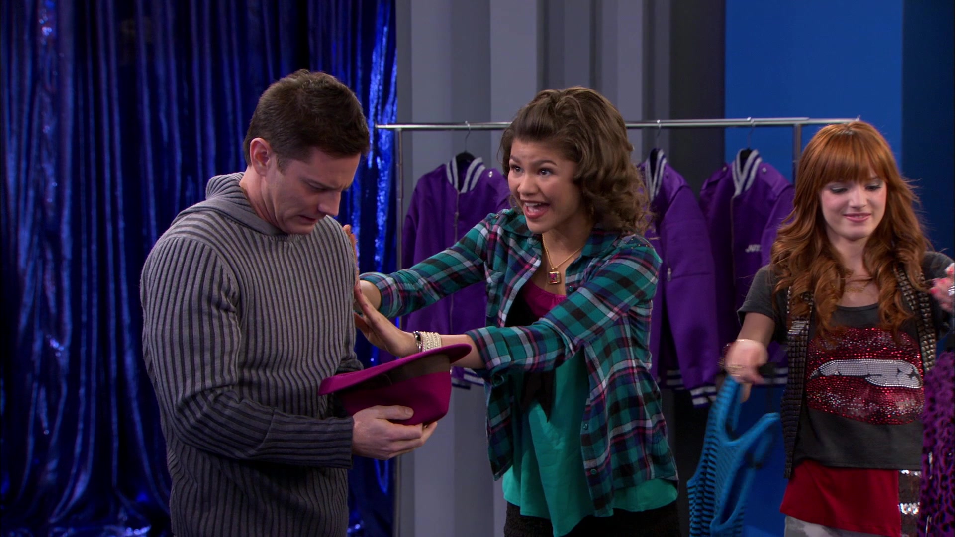 Shake_It_Up_S01E21_1080p_BTD_000770.jpg