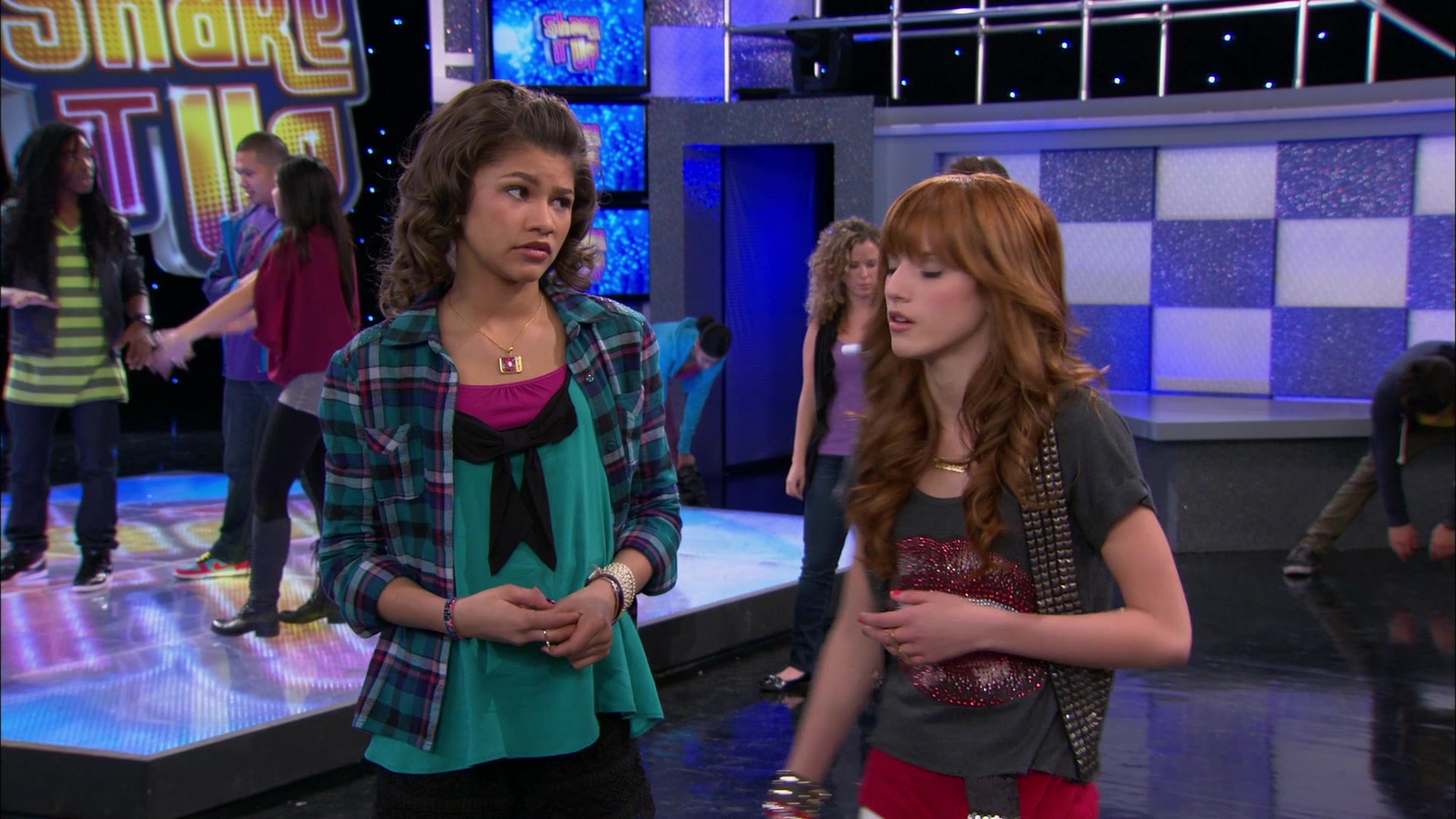 Shake_It_Up_S01E21_1080p_BTD_000806.jpg