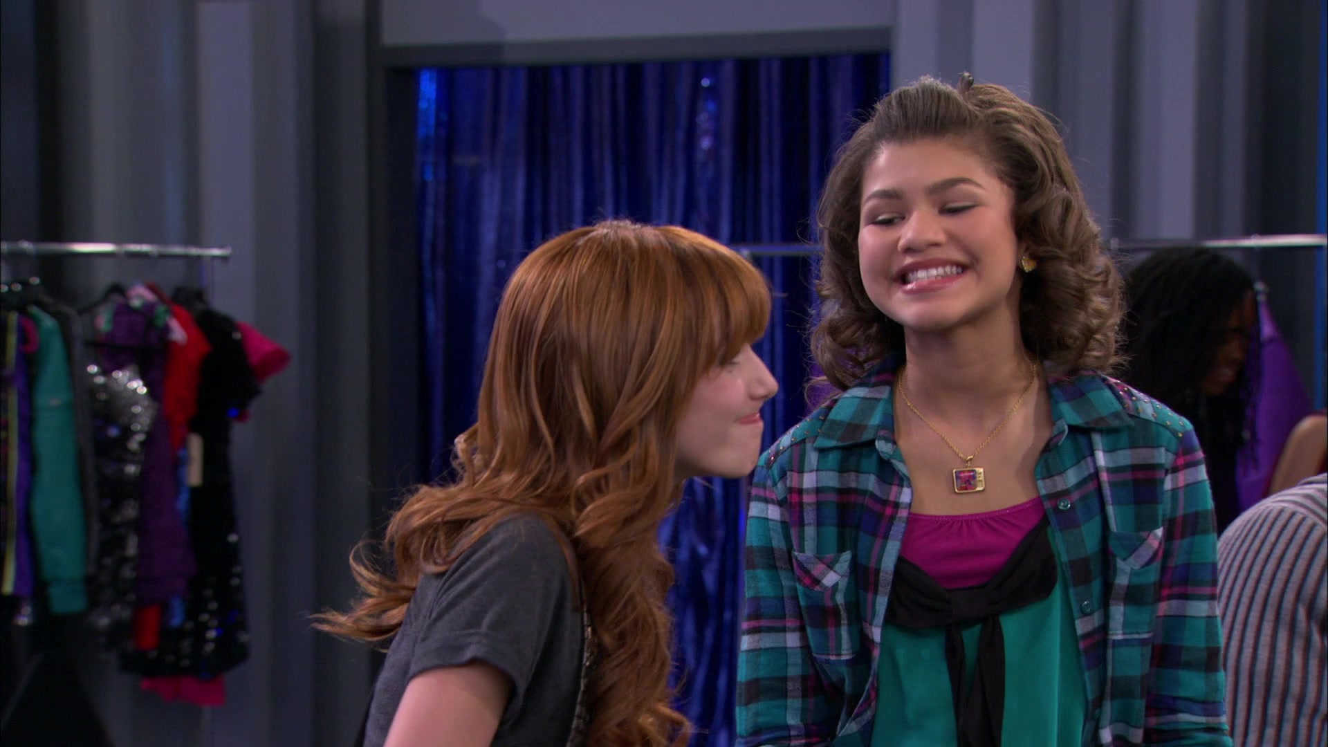 Shake_It_Up_S01E21_1080p_BTD_000839.jpg