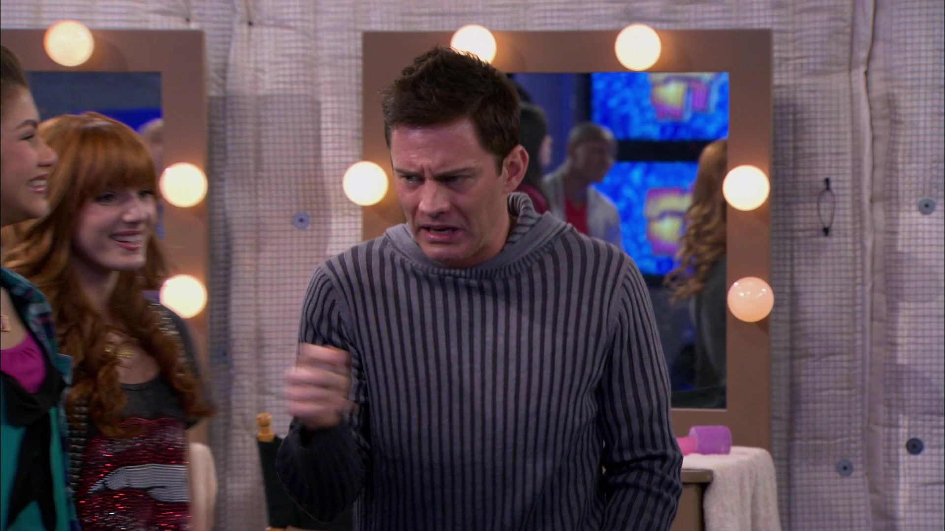 Shake_It_Up_S01E21_1080p_BTD_000979.jpg