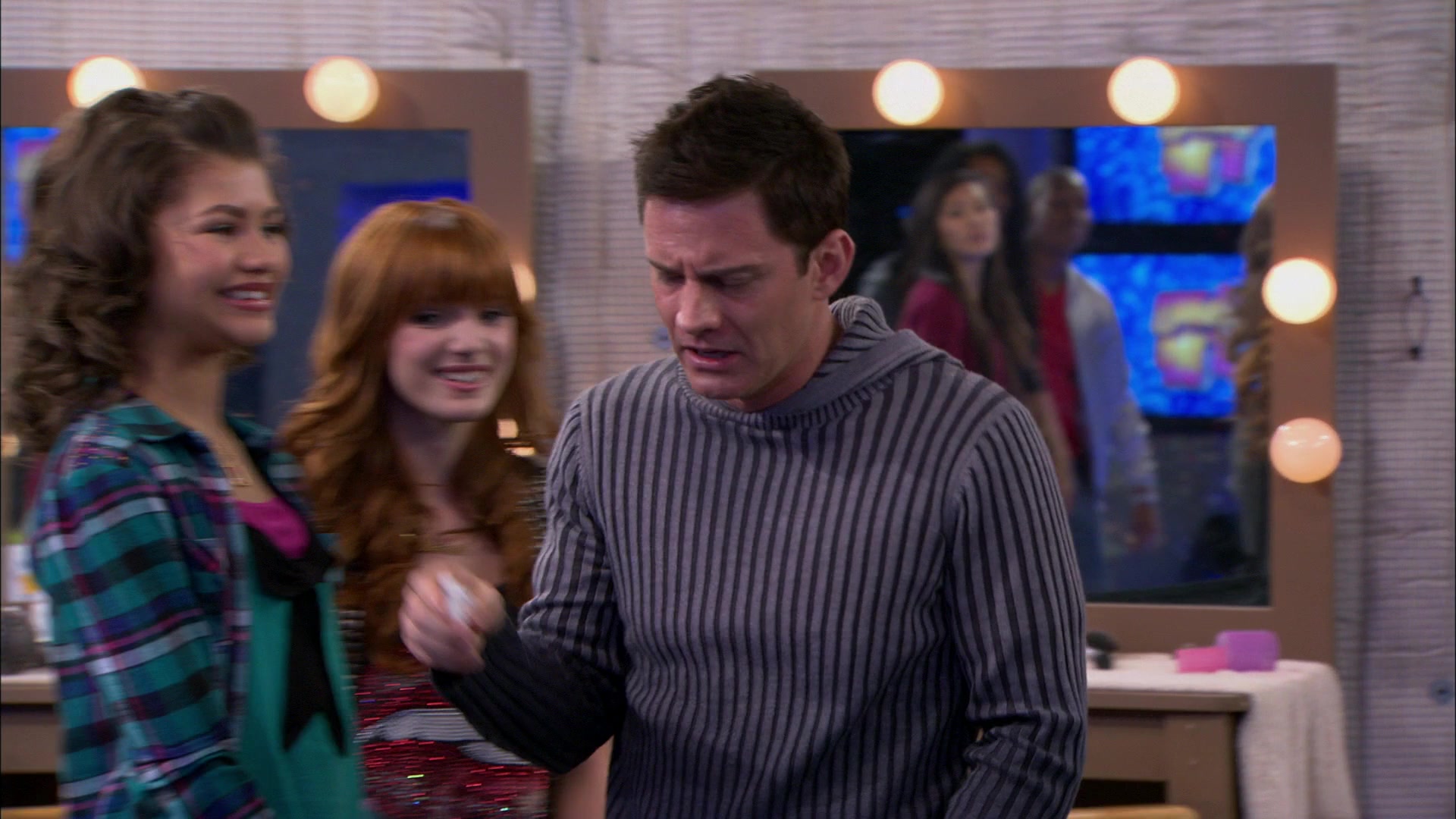 Shake_It_Up_S01E21_1080p_BTD_000980.jpg