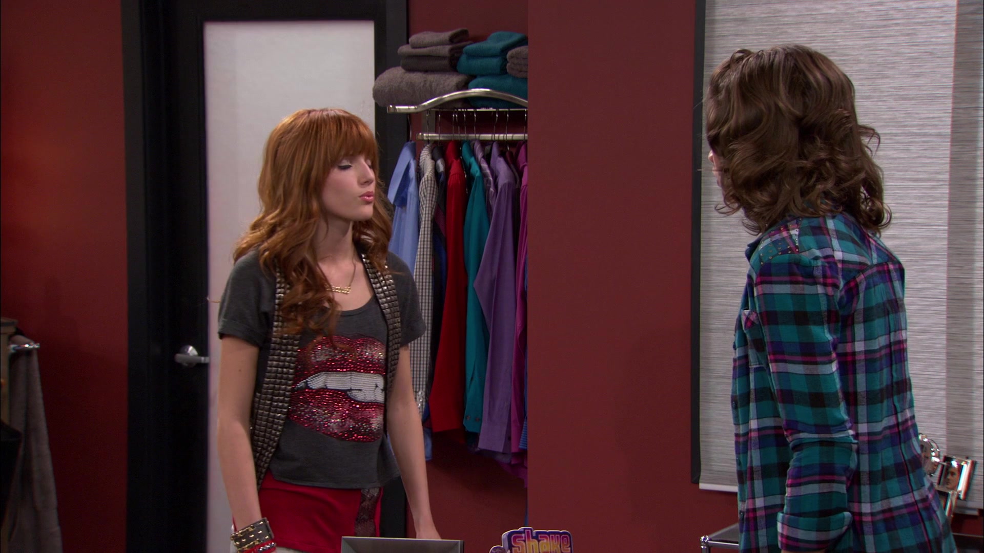 Shake_It_Up_S01E21_1080p_BTD_001193.jpg