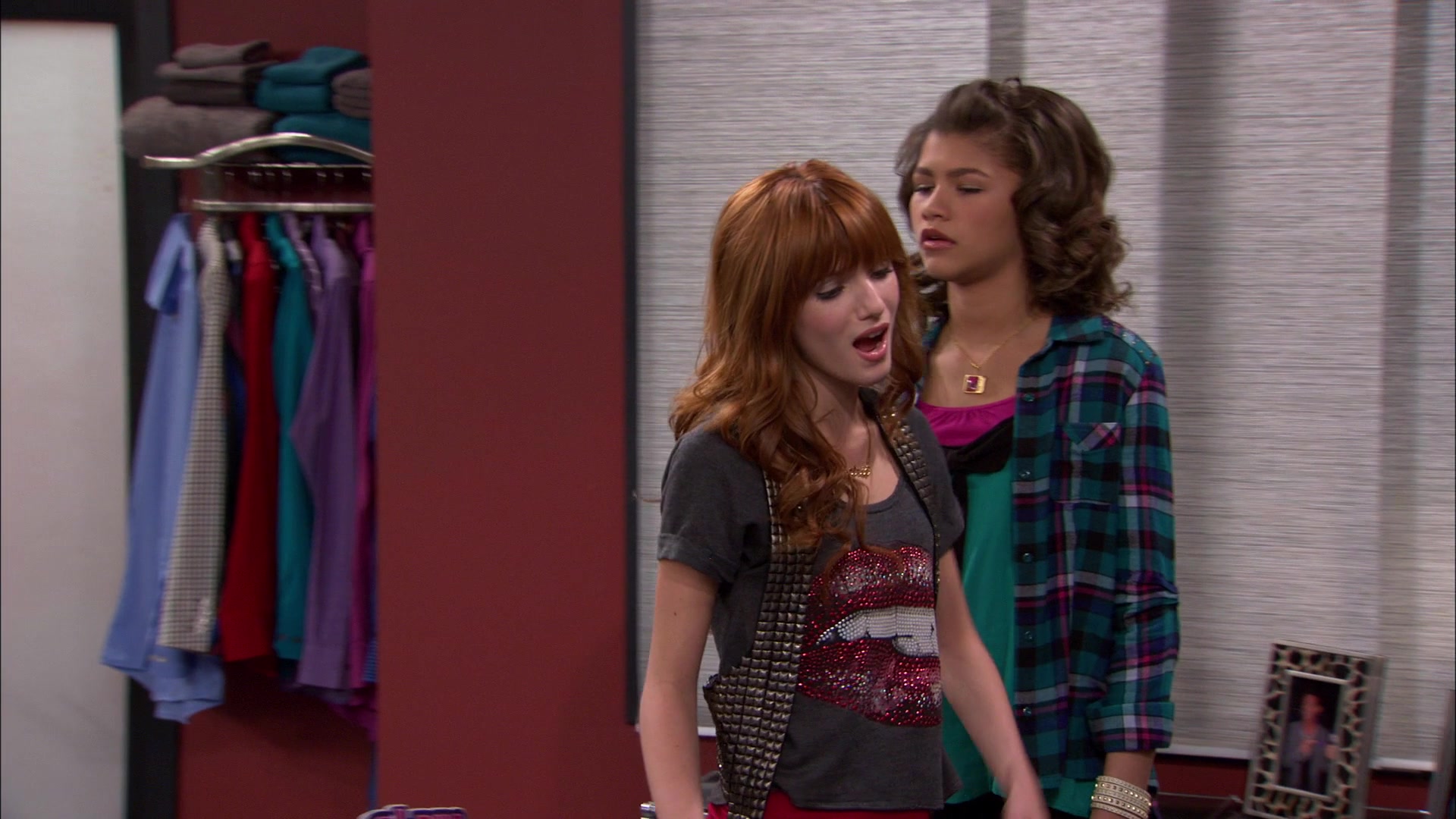 Shake_It_Up_S01E21_1080p_BTD_001198.jpg
