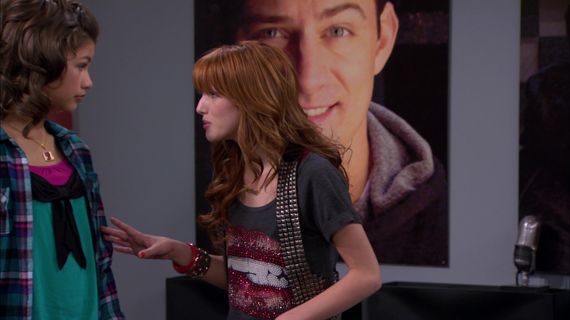 Shake_It_Up_S01E21_1080p_BTD_001208.jpg
