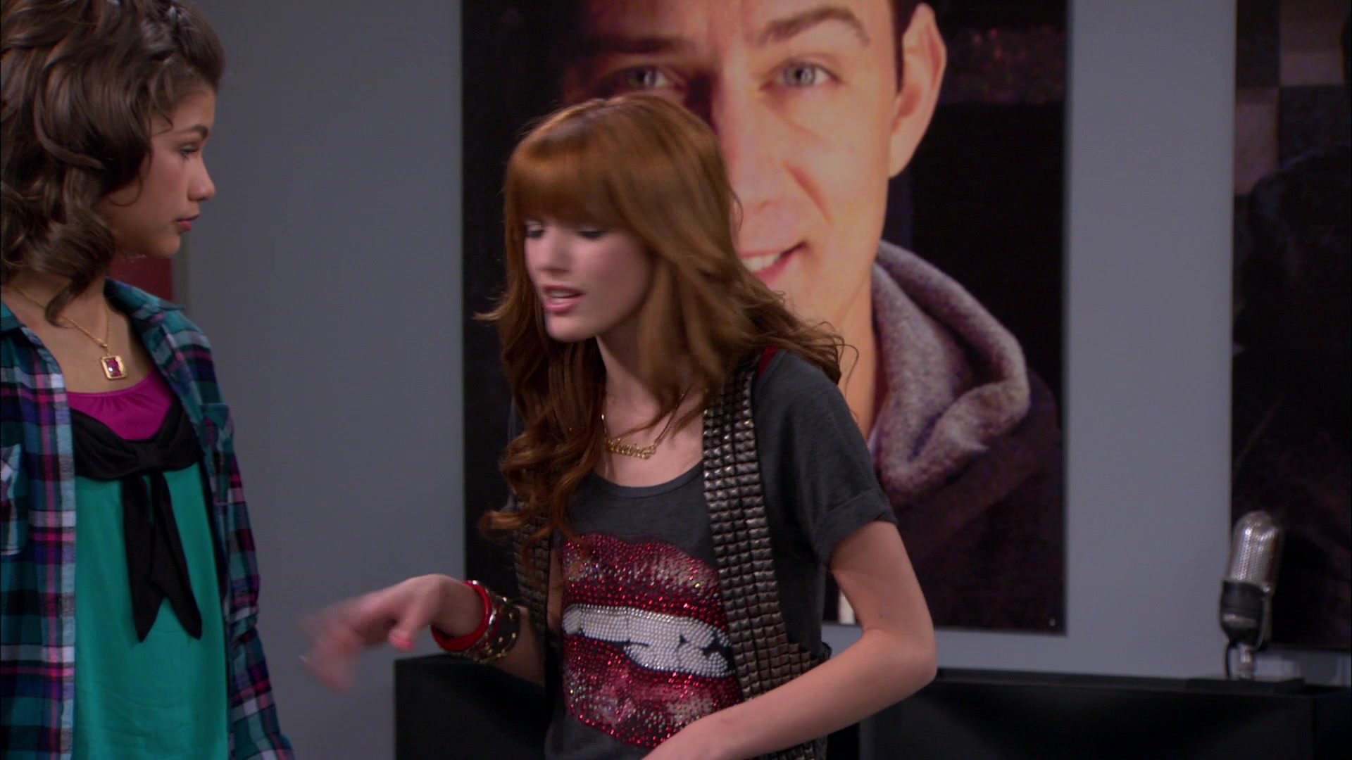 Shake_It_Up_S01E21_1080p_BTD_001209.jpg