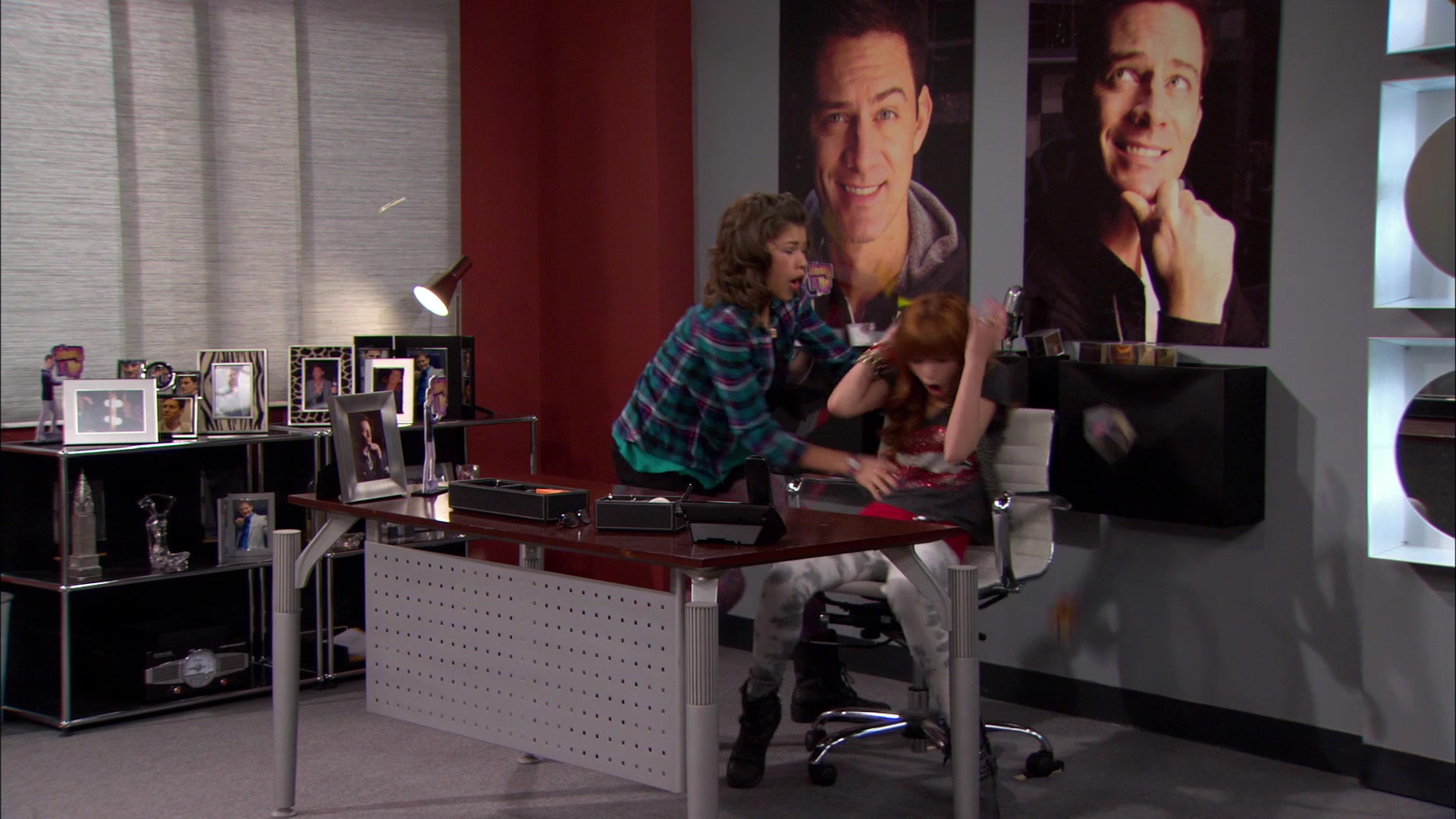 Shake_It_Up_S01E21_1080p_BTD_001222.jpg