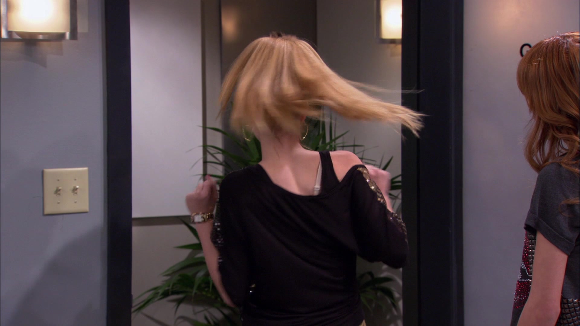 Shake_It_Up_S01E21_1080p_BTD_001430.jpg Shake_It_Up_S01E21_1080p_BTD_001430.jpg